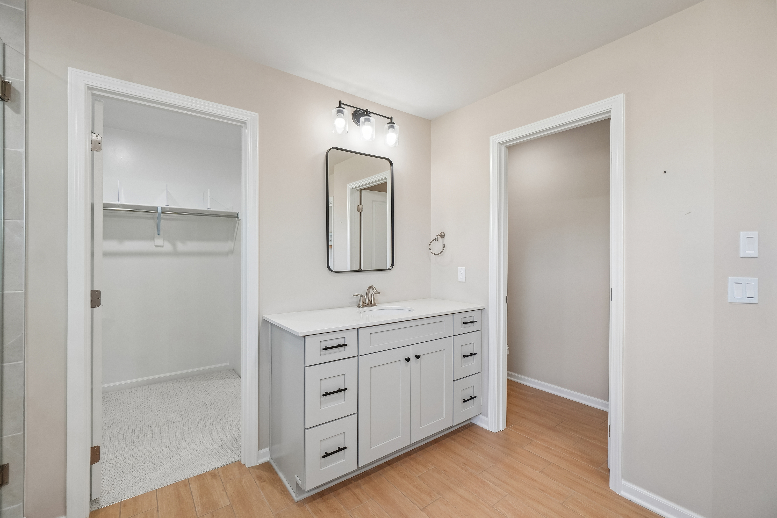 Photo 19 of 61 of 20942 Torbay Dr, Northville, MI