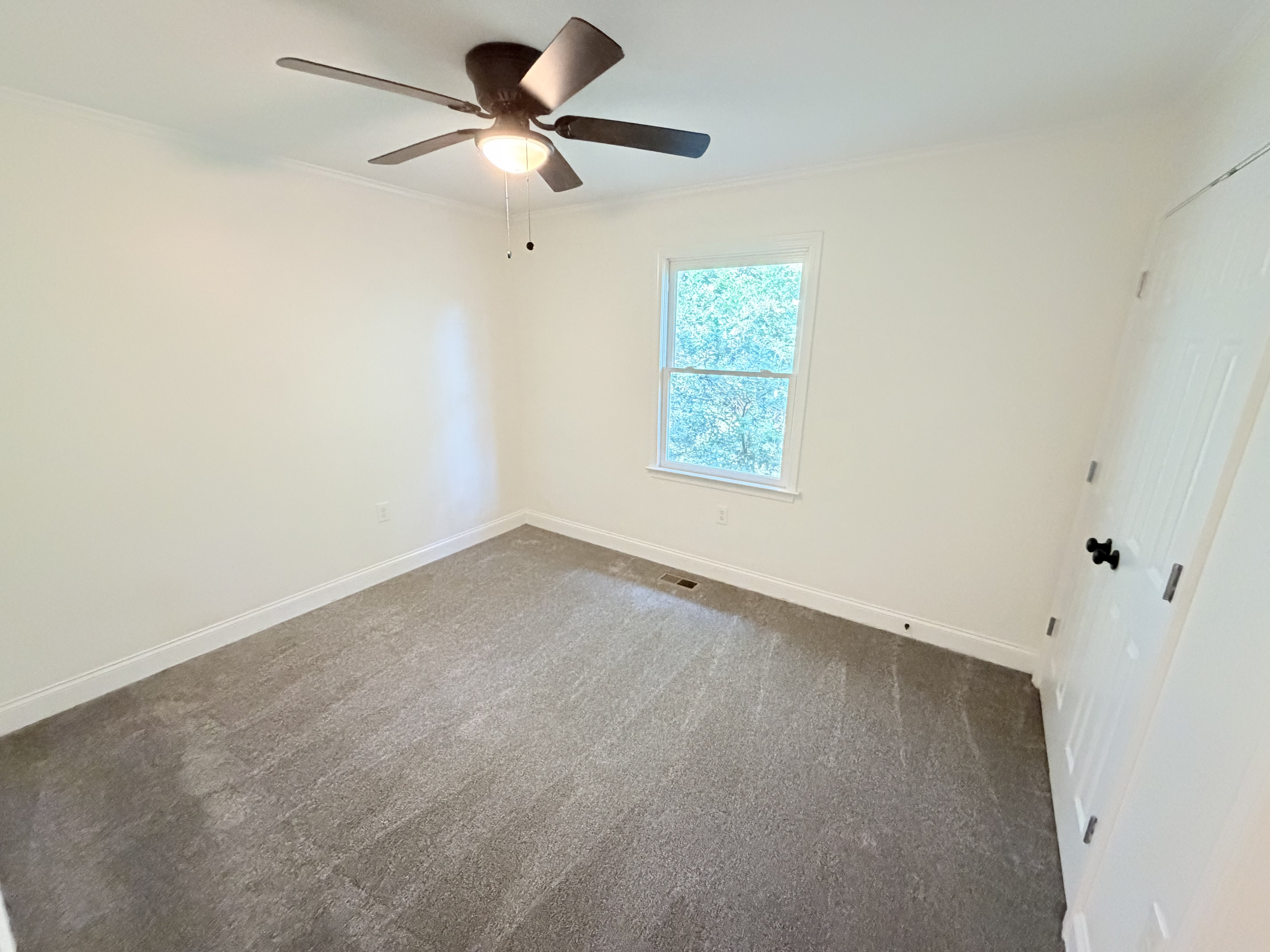 Photo 11 of 22 of 2674 Skylane Dr, Marietta, GA