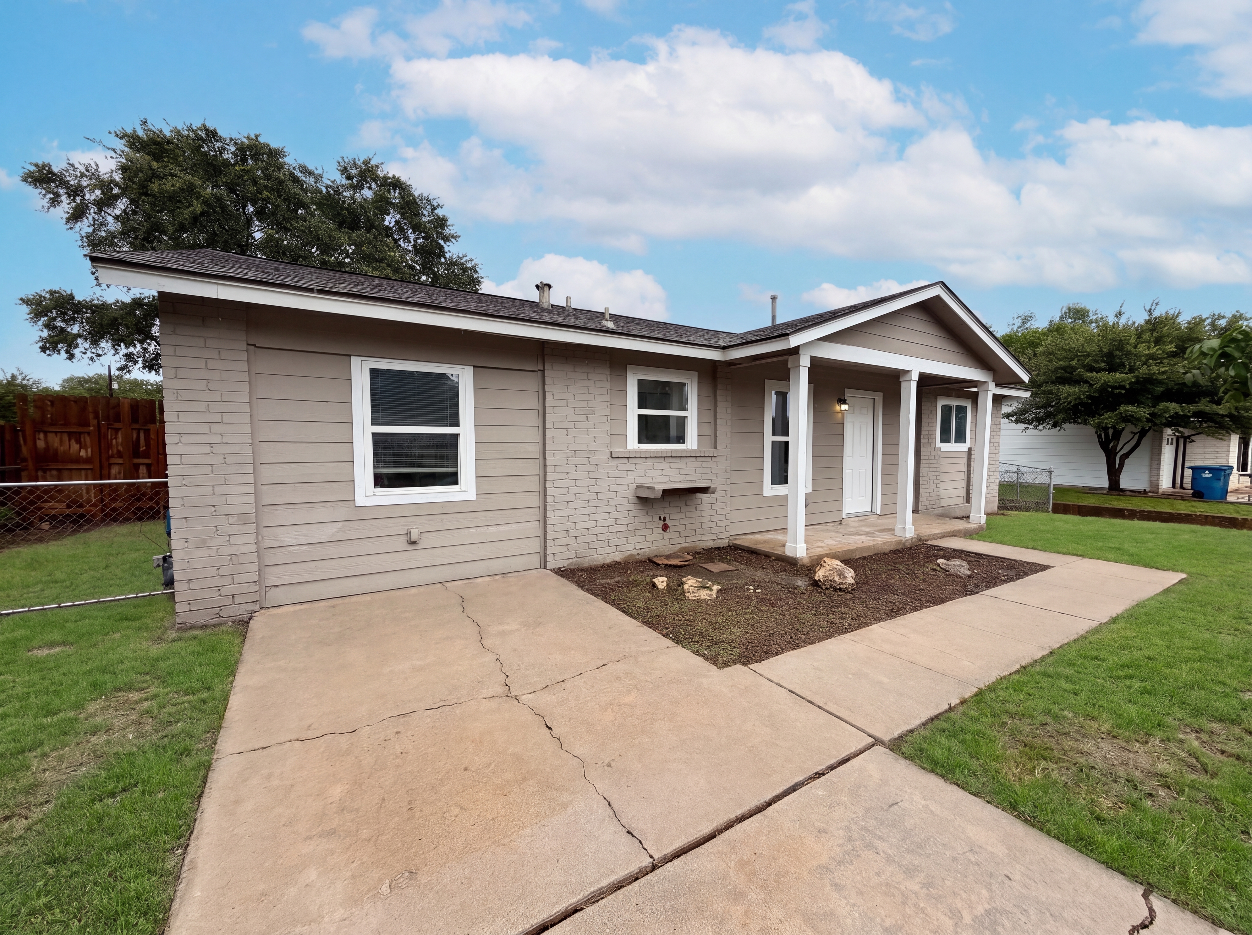 Photo 12 of 16 of 3702 Autumn Ln, San Antonio, TX