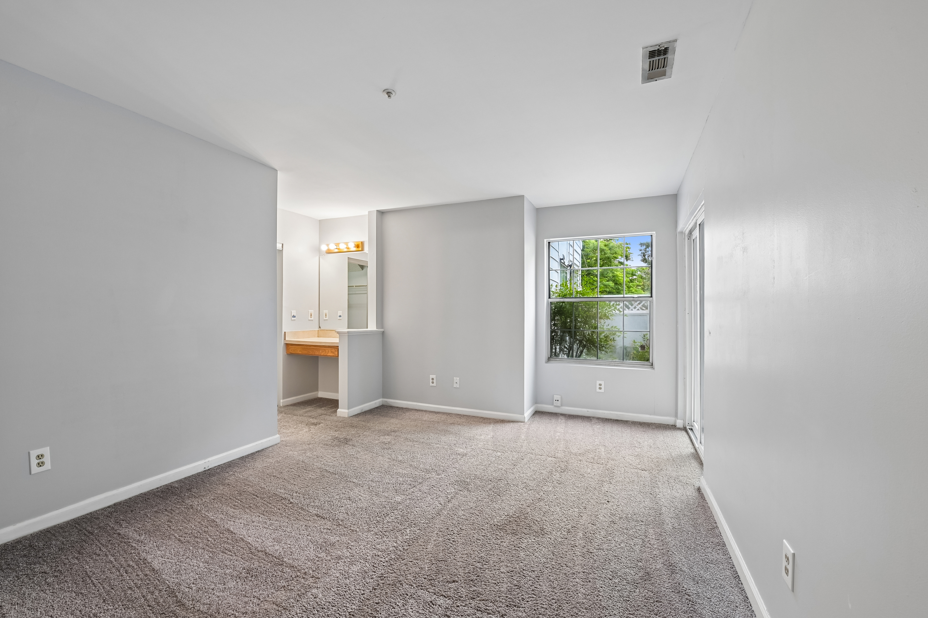 Photo 13 of 27 of 4900 Avenida Del Sol Dr, Raleigh, NC