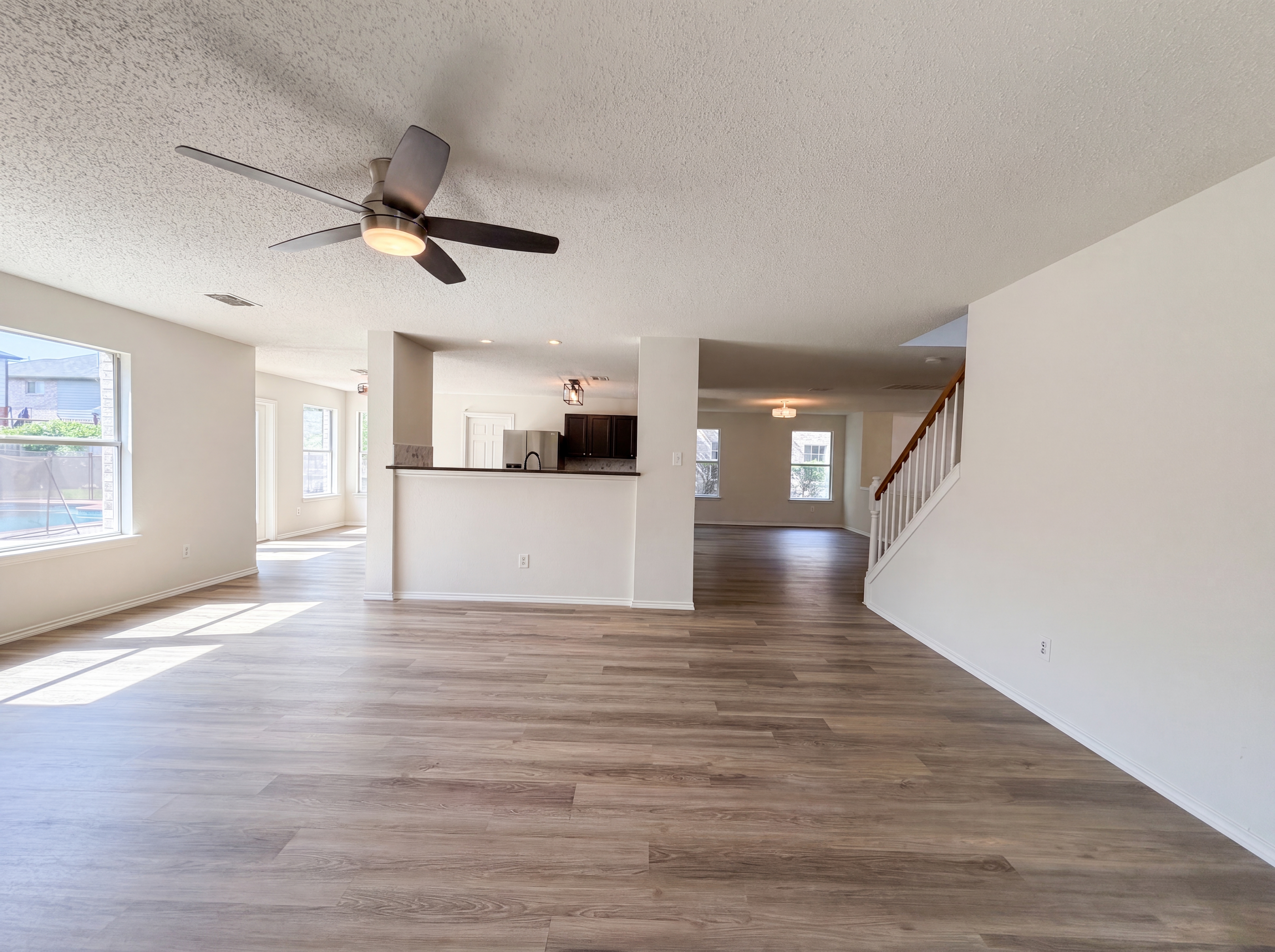 Photo 10 of 27 of 2320 Bantry Ln, Arlington, TX