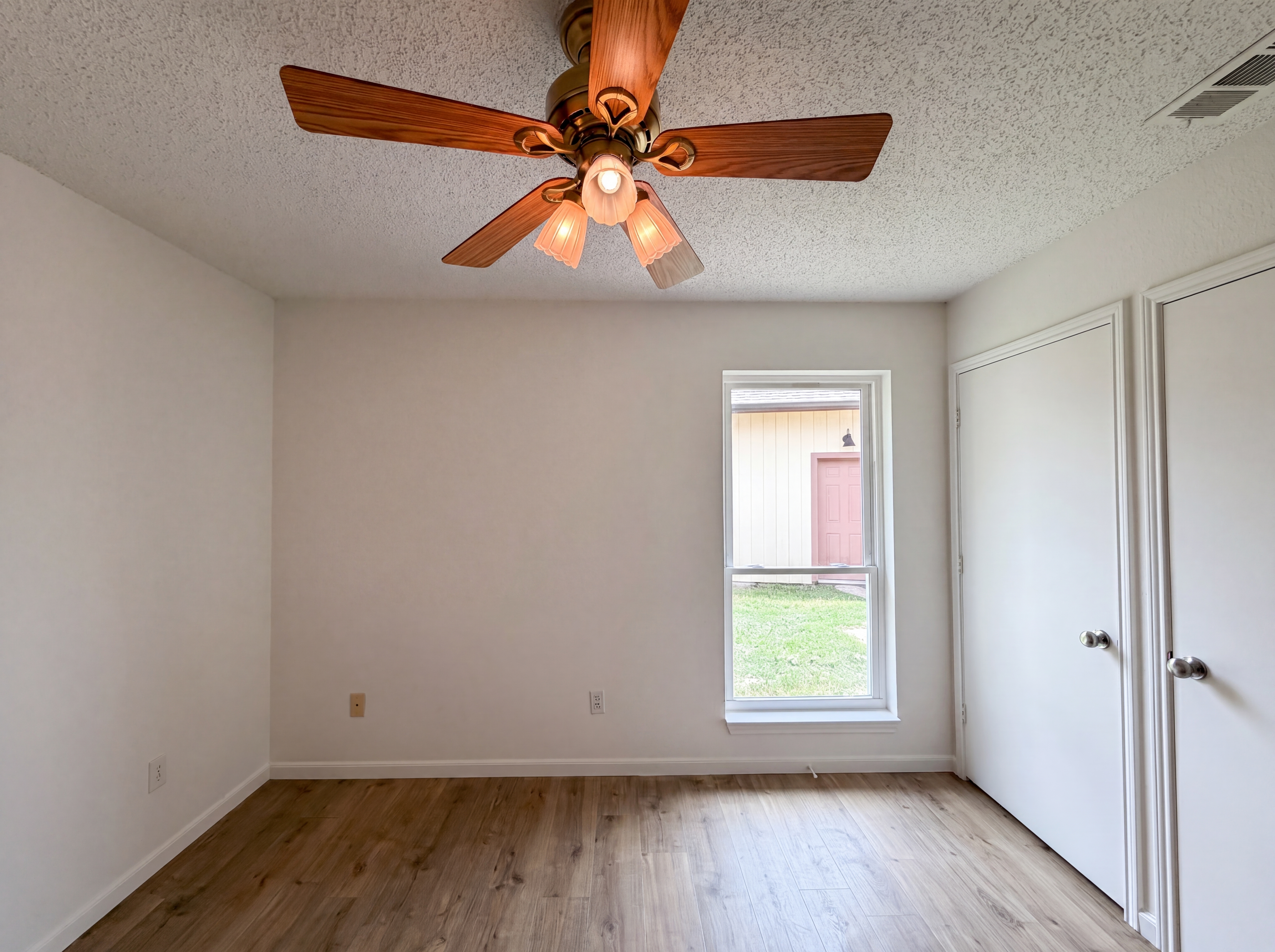 Photo 17 of 22 of 4700 Maryannes Meadow Dr, Fort Worth, TX