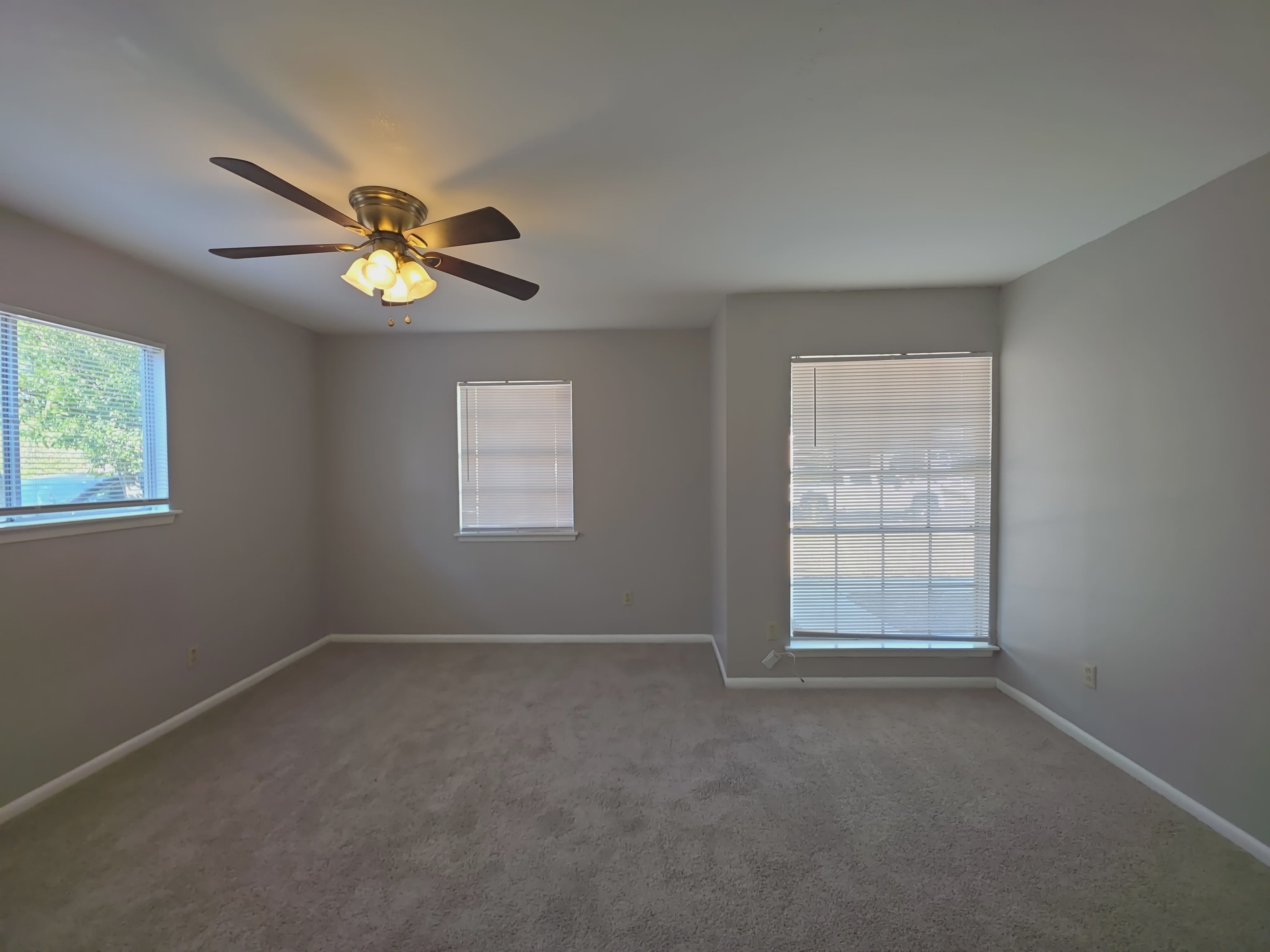 Photo 16 of 37 of 13638 Coleridge St, San Antonio, TX