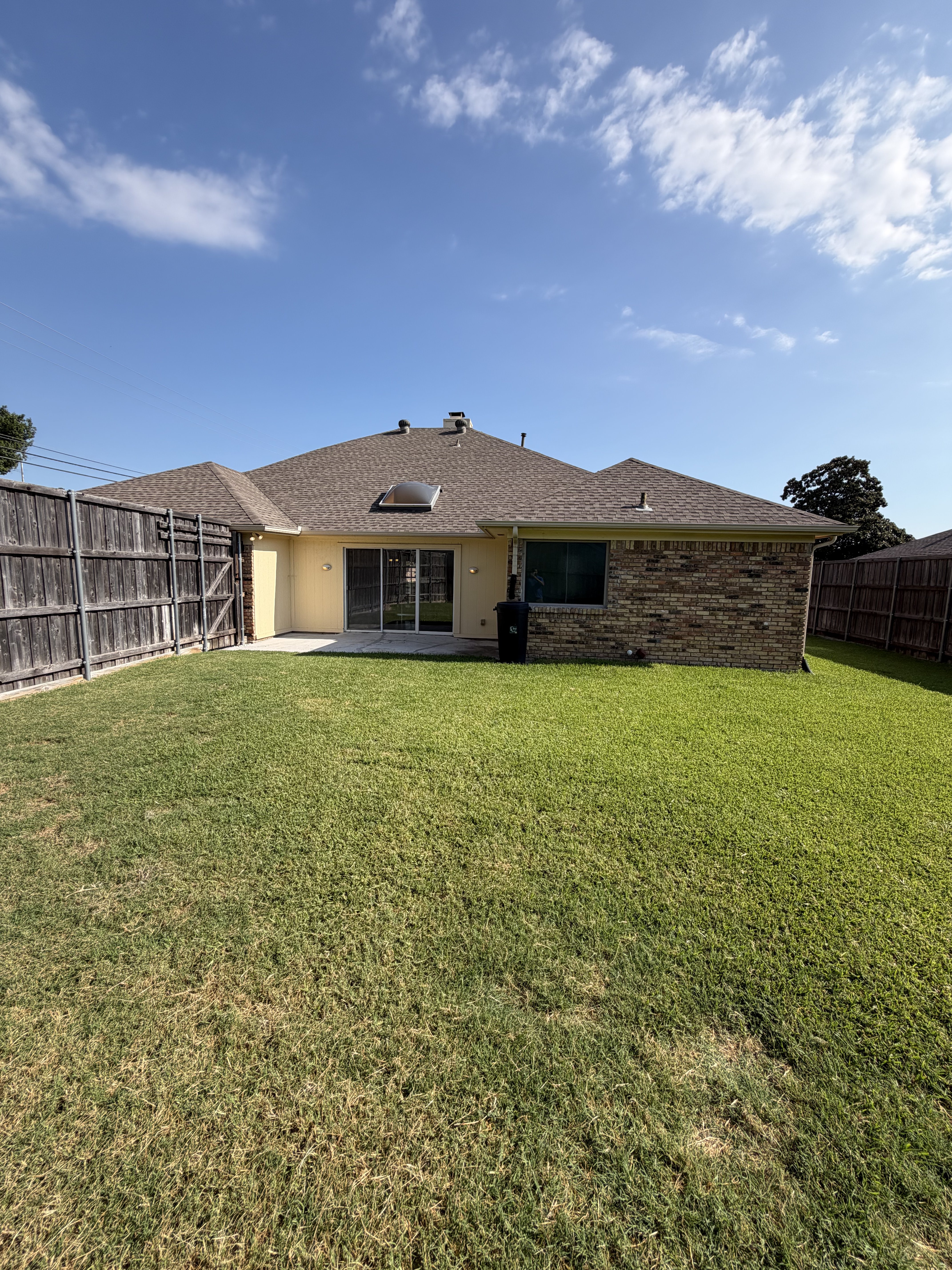 Photo 5 of 22 of 3032 Laguna Dr, Plano, TX