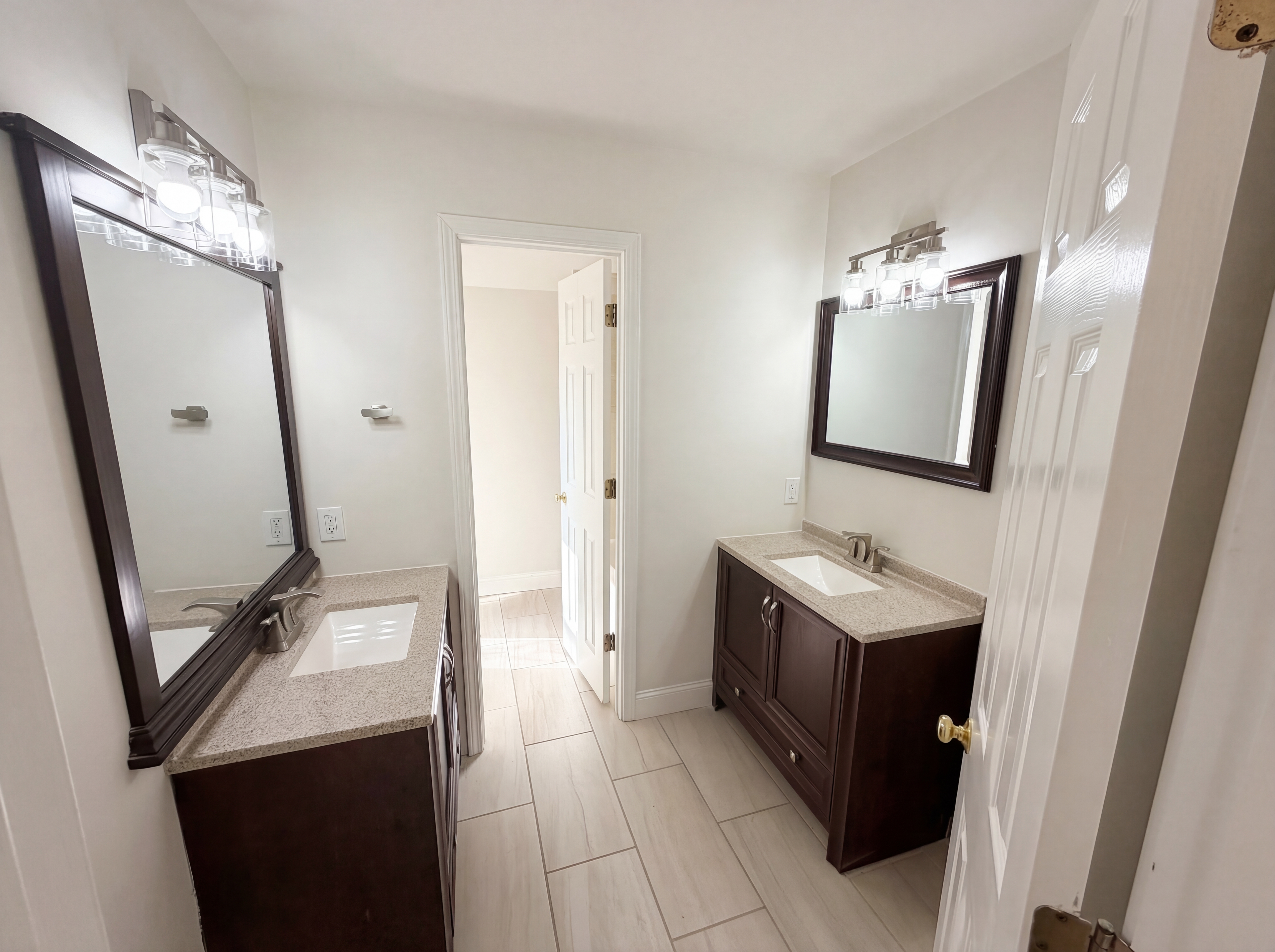 Photo 6 of 25 of 5011 Lake Holw, Douglasville, GA