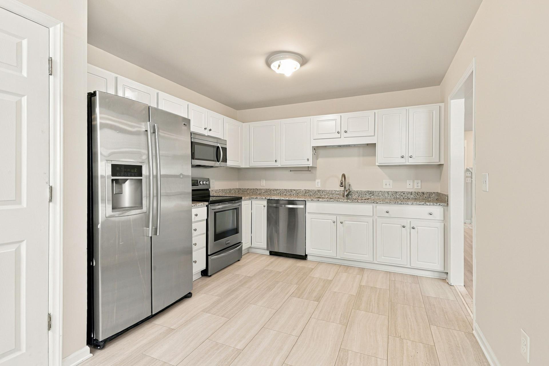 Photo 2 of 20 of 503 Plateau Dr, Greenville, NC
