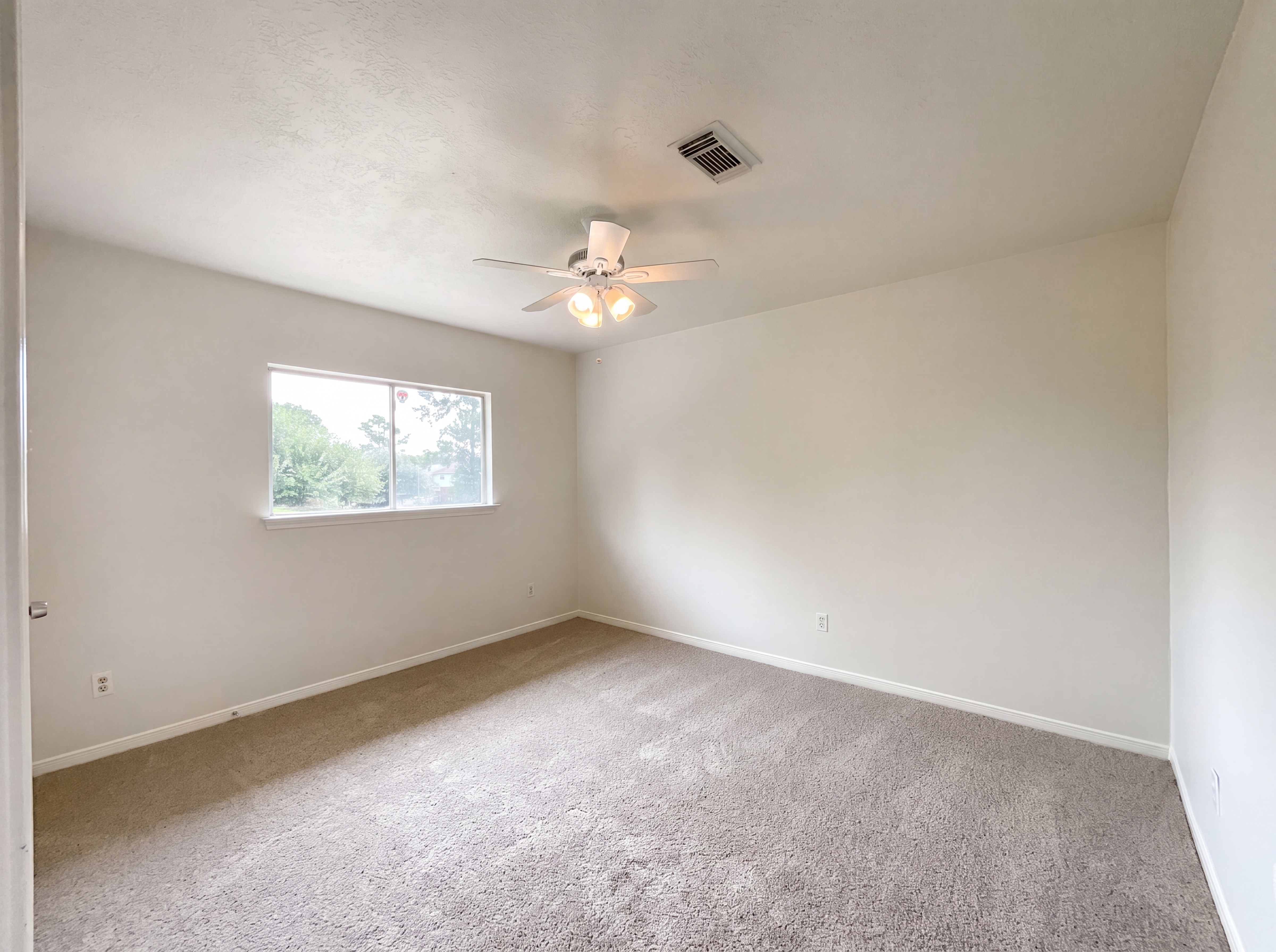 Photo 9 of 17 of 3035 Killdeer Ln, Humble, TX