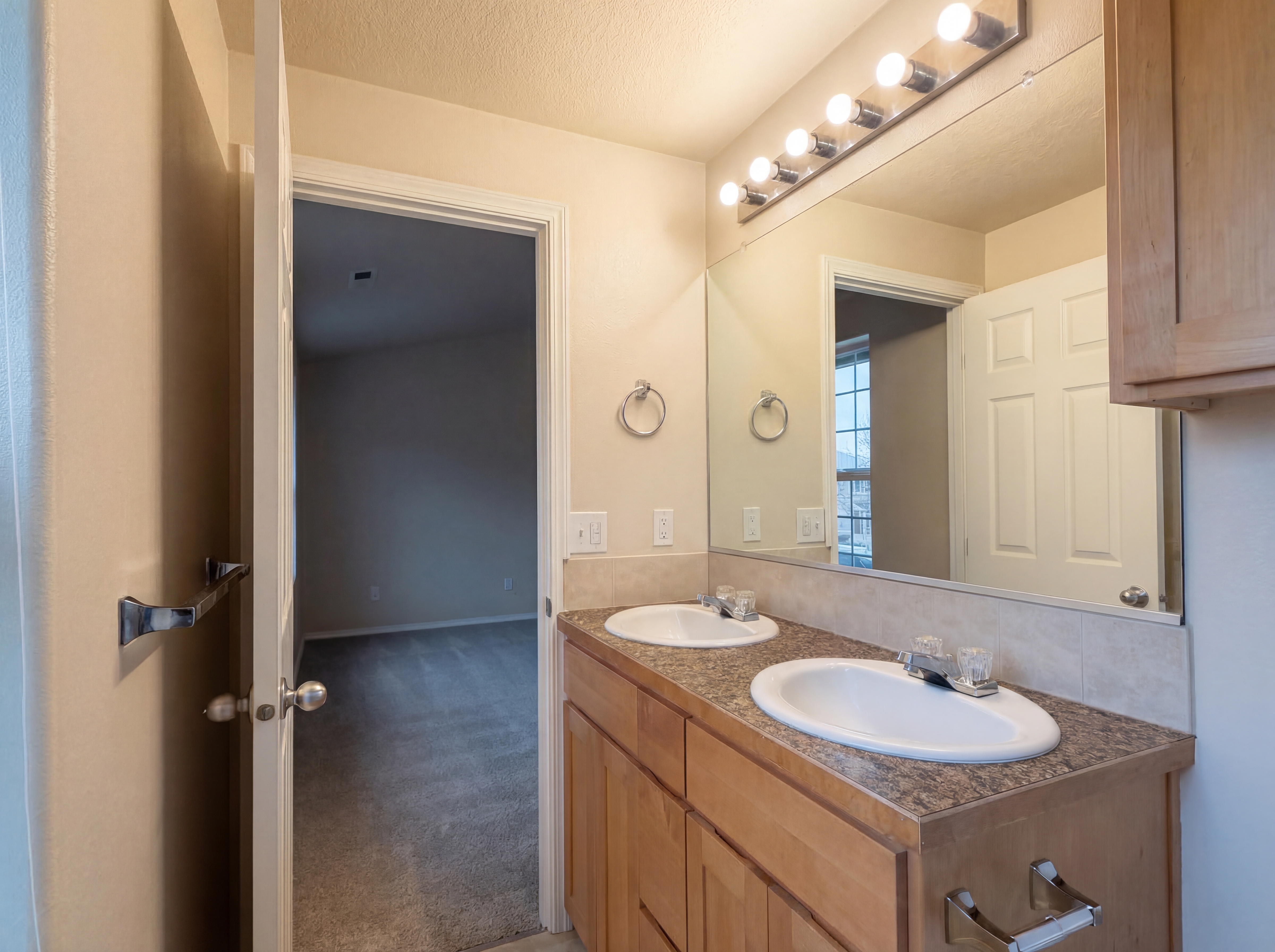 Photo 22 of 27 of 35056 Whitetail Ave, Saint Helens, OR