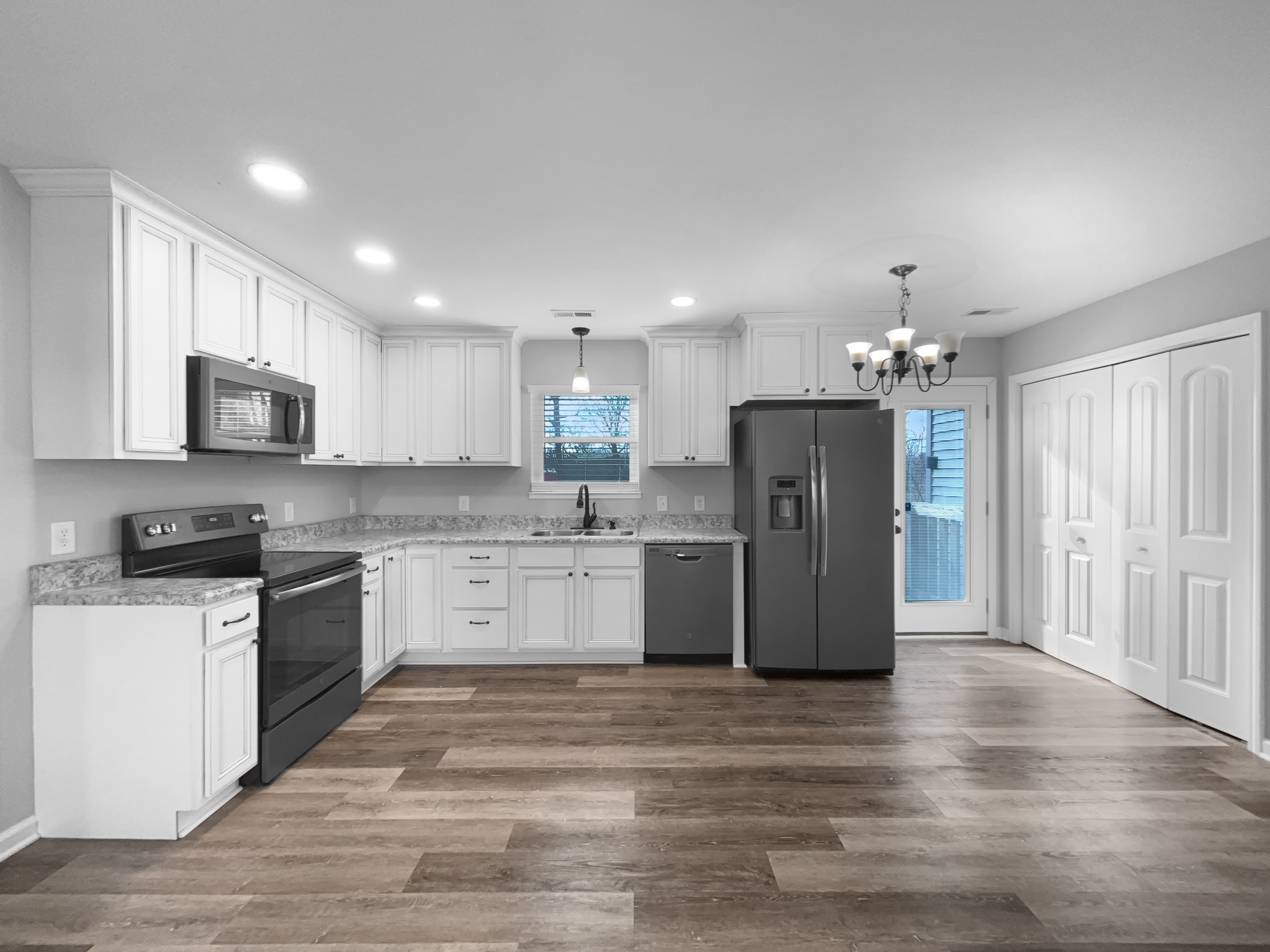 Photo 2 of 15 of 7689 S Swift Rd, Goodlettsville, TN