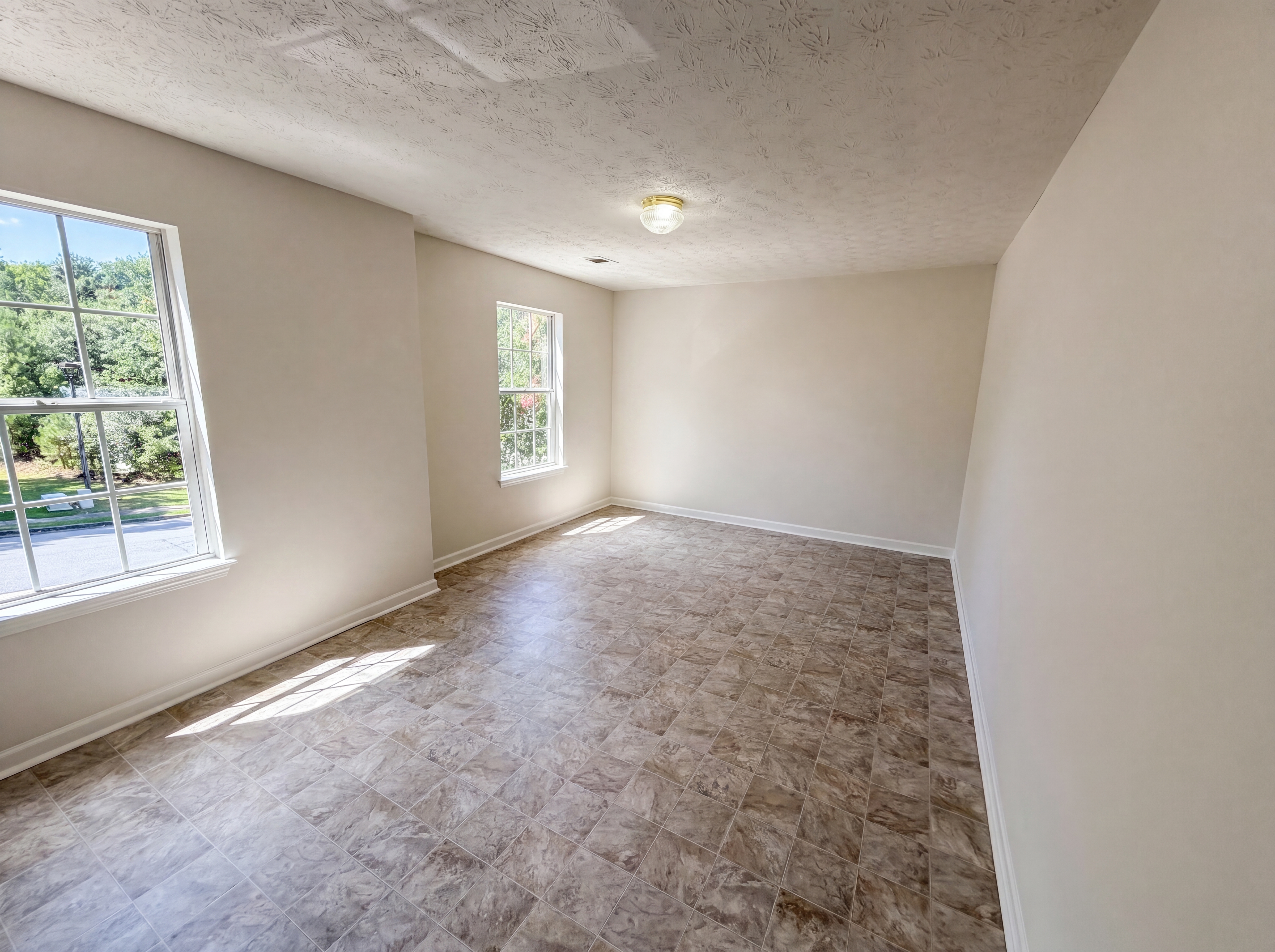 Photo 8 of 25 of 3582 Coveside Ct, Loganville, GA