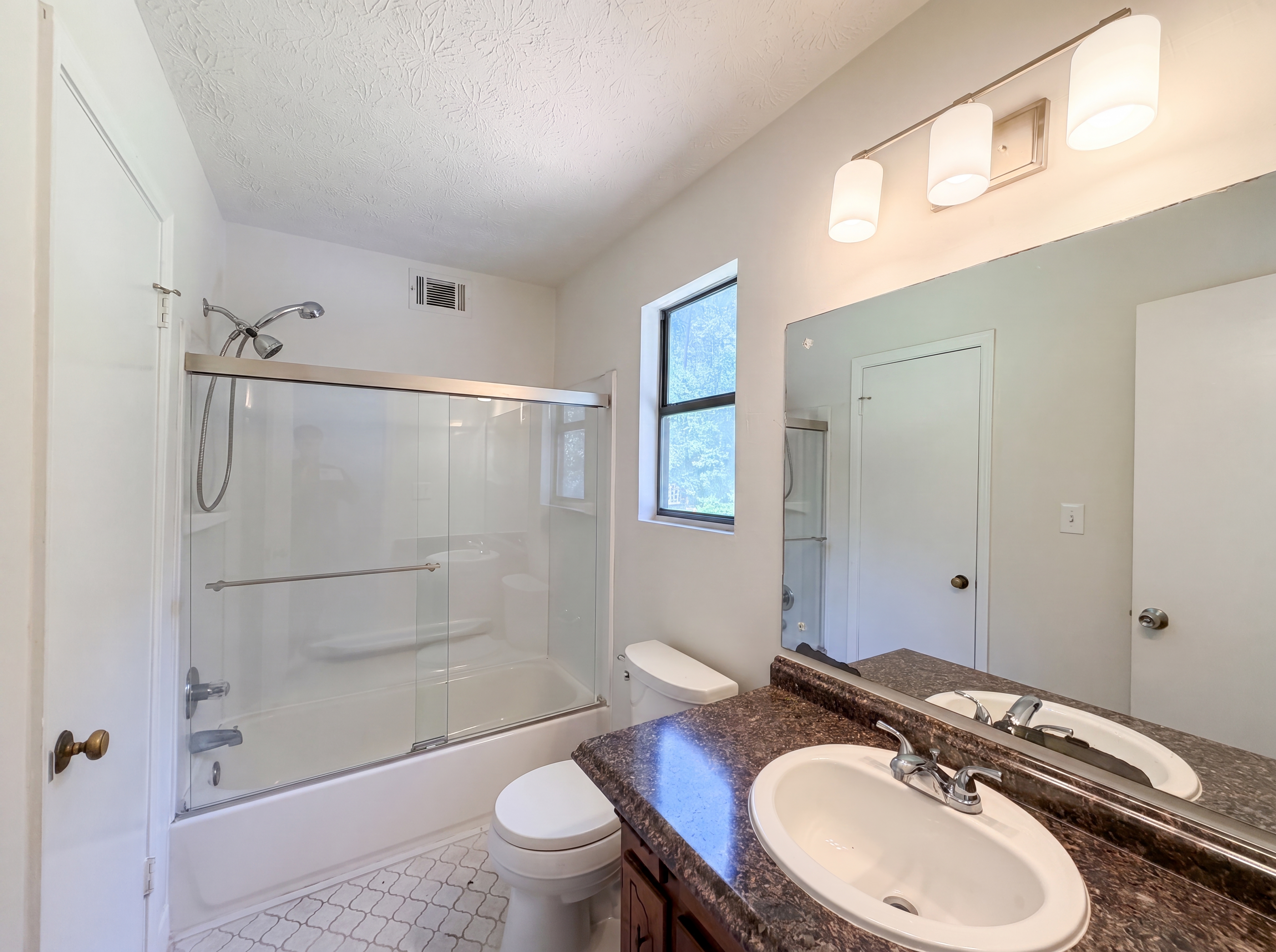 Photo 18 of 27 of 104 Belair Ln, Stockbridge, GA