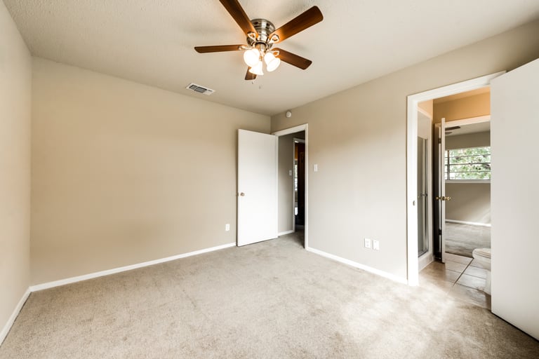 Photo 17 of 20 - 5201 Cloyce Ct, North Richland Hills, TX 76180