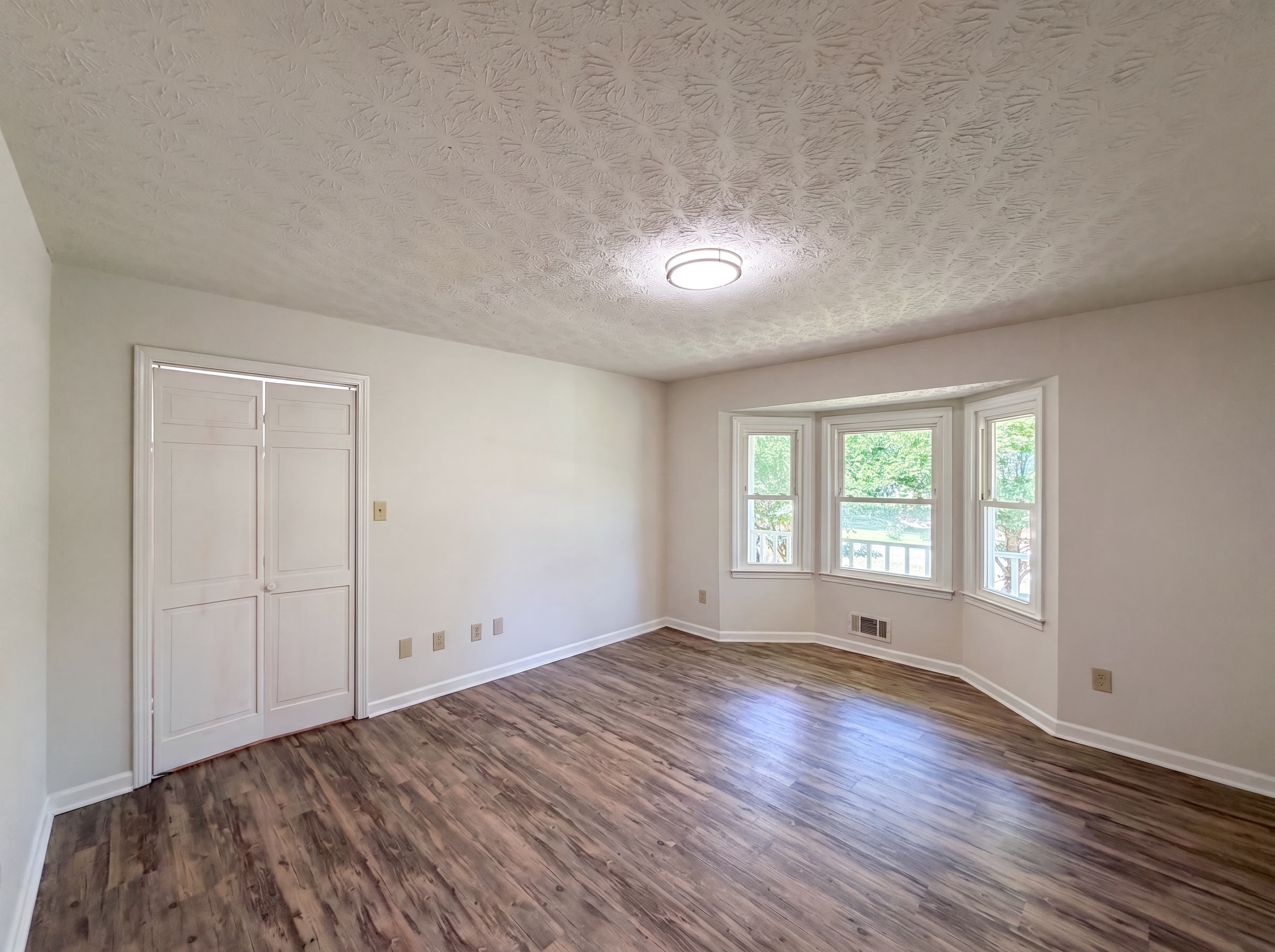 Photo 10 of 28 of 115 Briarwood Pl, Stockbridge, GA