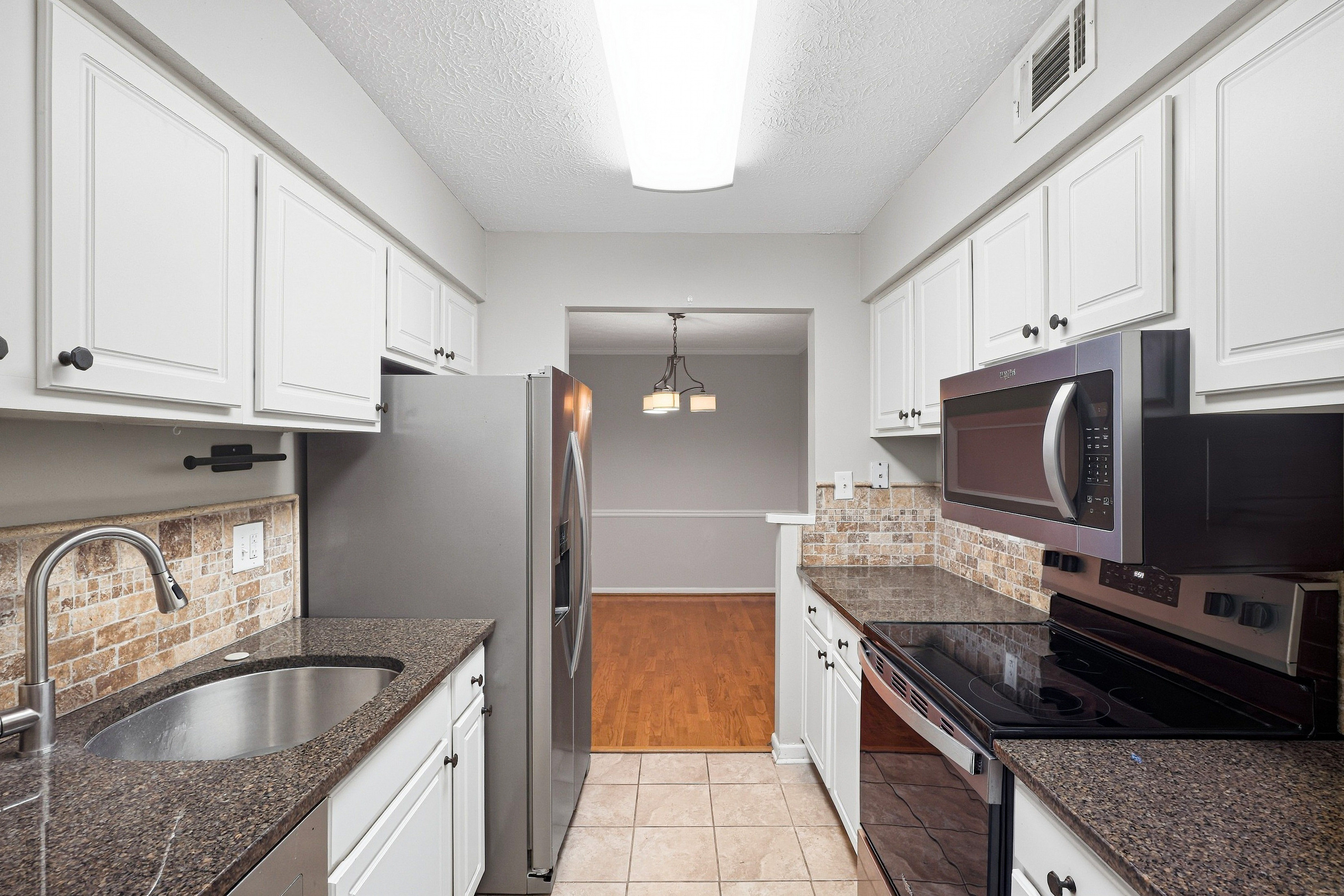 Photo 8 of 30 of 5145 Roswell Rd, Sandy Springs, GA