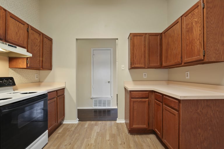 Photo 7 of 26 - 1113 Rosewood Ln, Lancaster, TX 75146