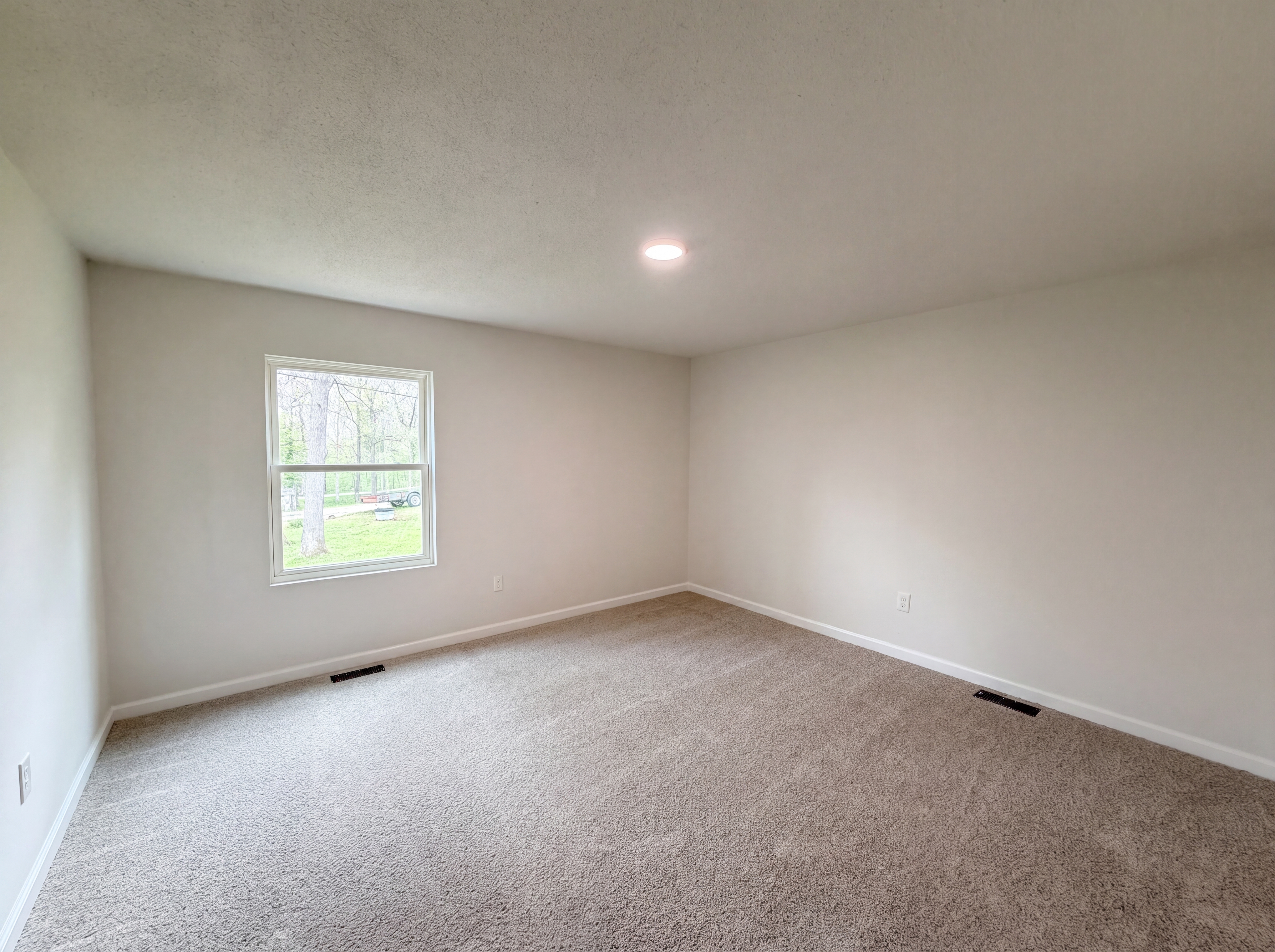 Photo 4 of 19 of 14326 Spring Dr, De Soto, MO