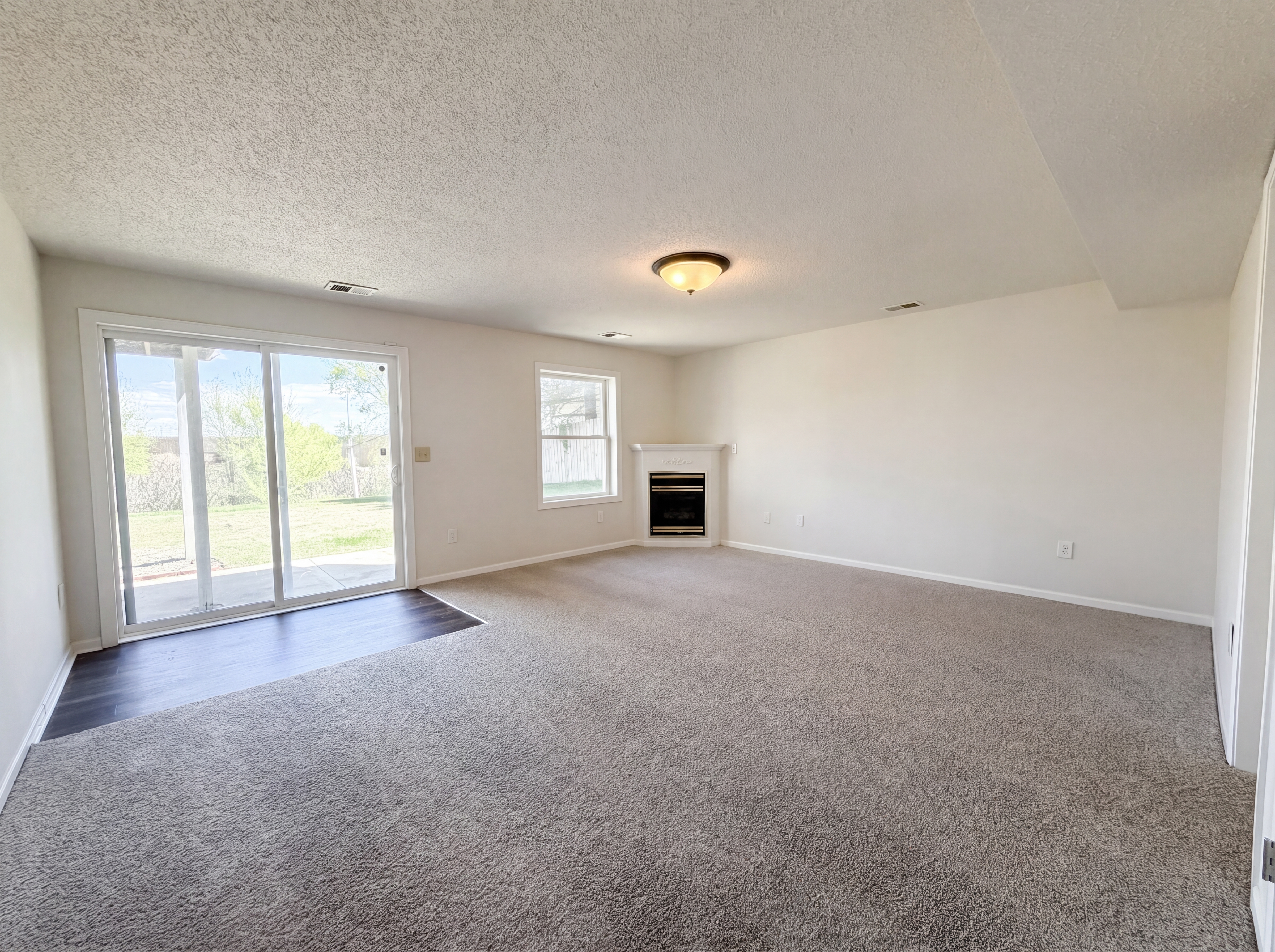 Photo 8 of 25 of 9429 Harkness Ave S, Cottage Grove, MN