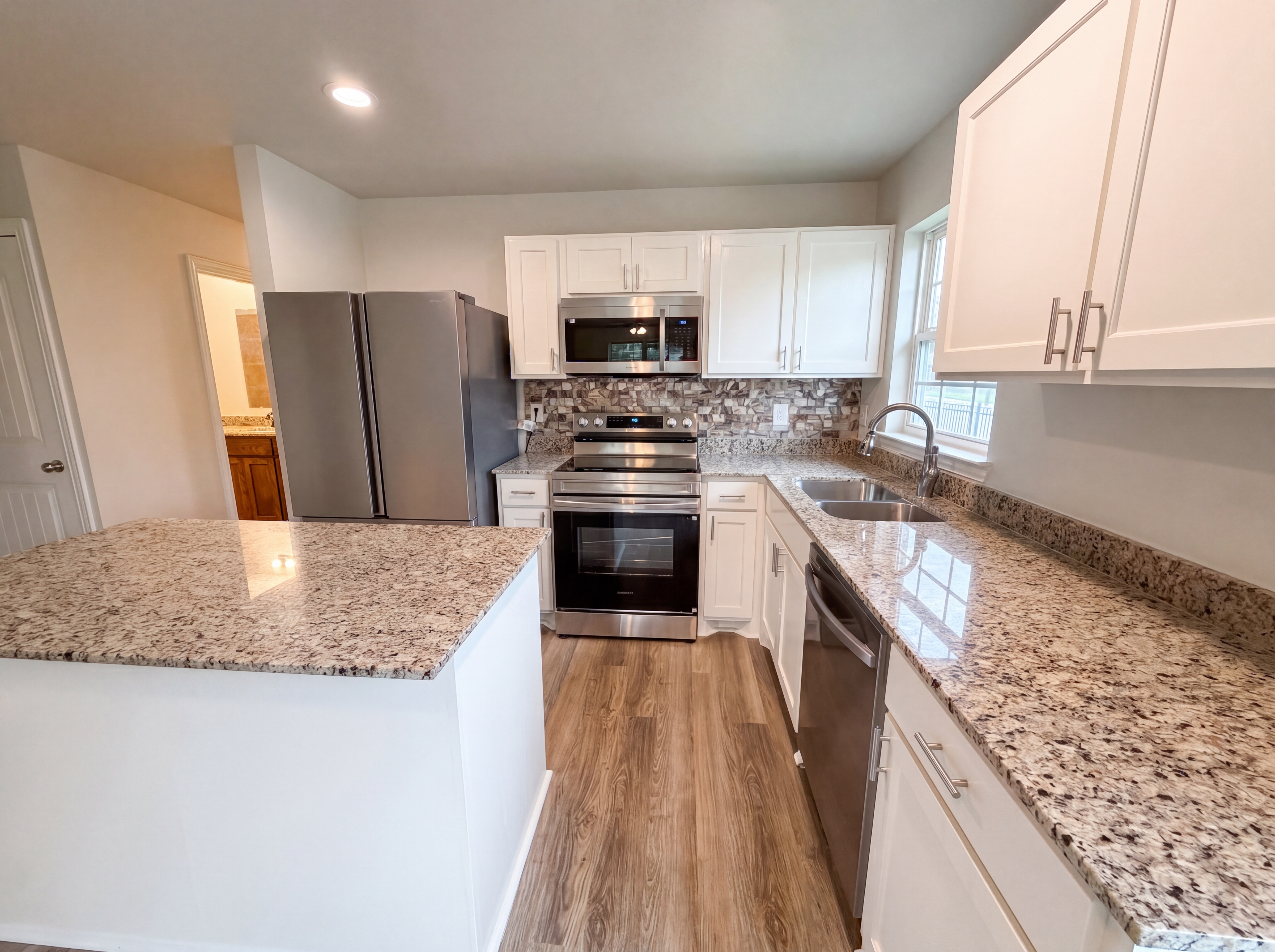 Photo 2 of 16 of 1739 McBroom St, Dallas, TX