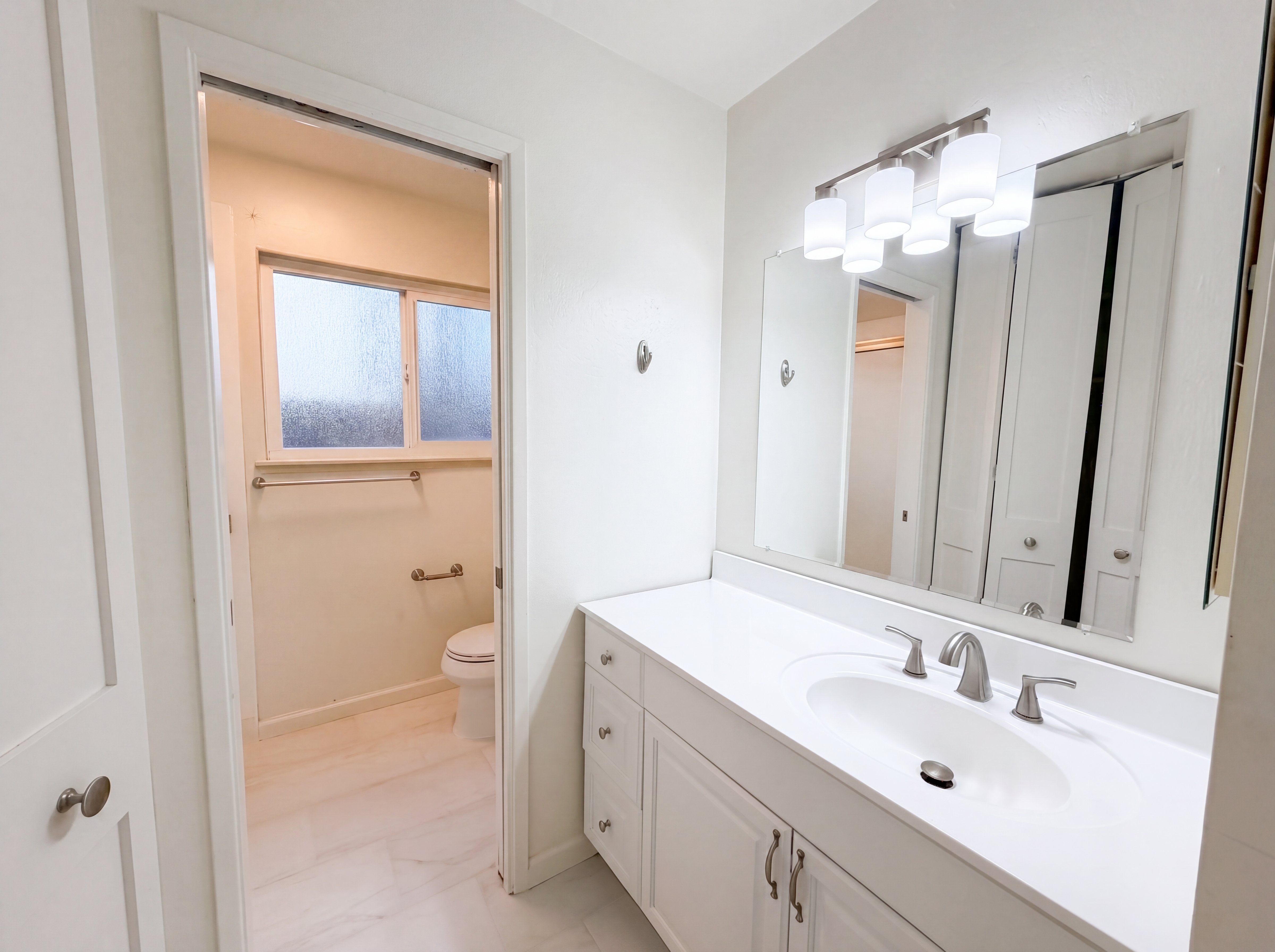 Photo 10 of 24 of 9648 Elmira Cir, Sacramento, CA
