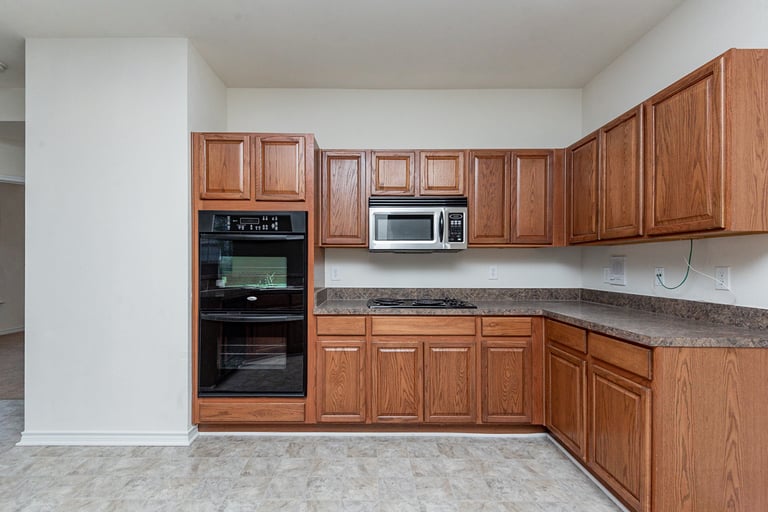 Photo 10 of 33 - 7715 Longbow Ln, Arlington, TX 76002