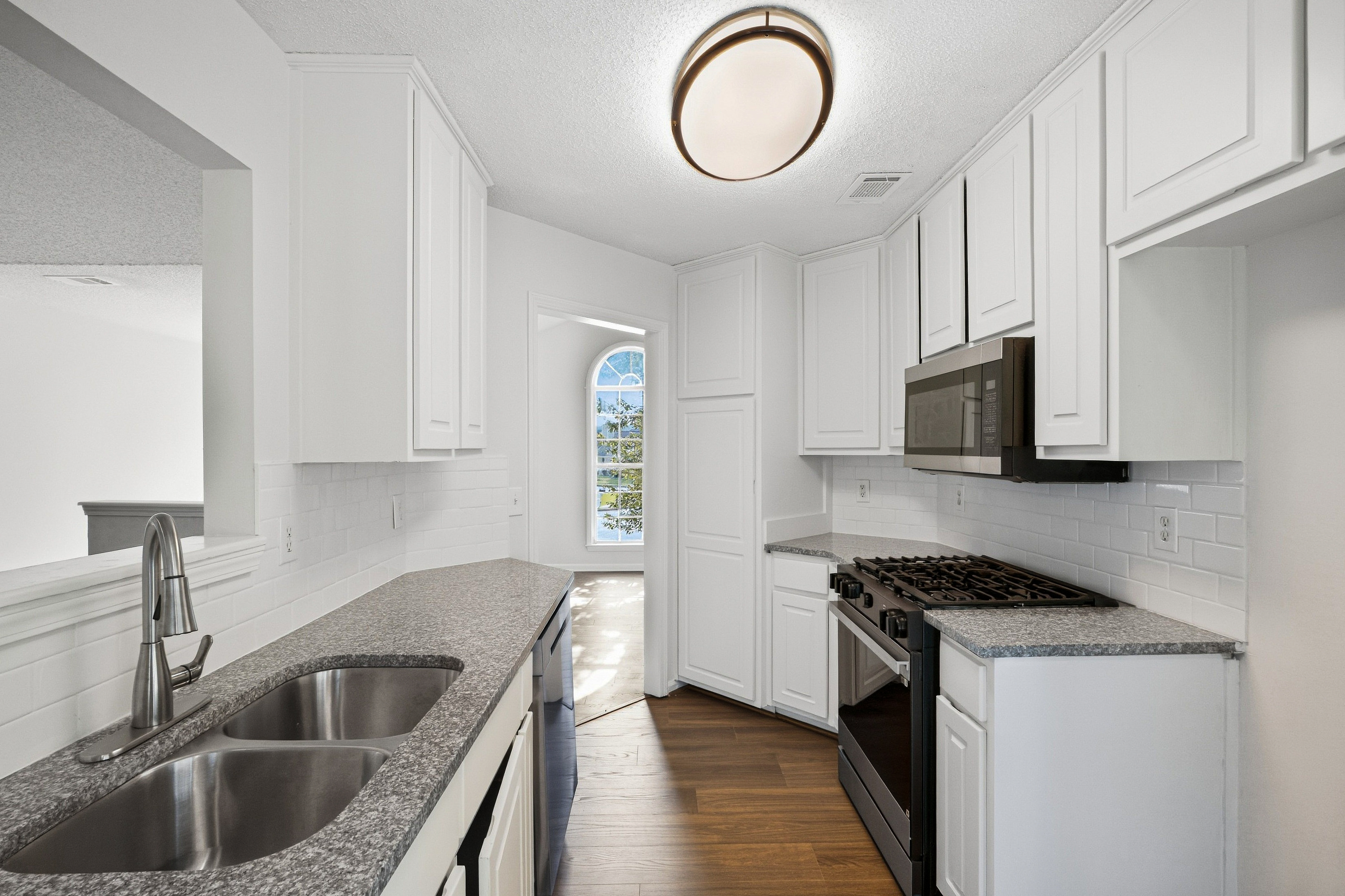 Photo 2 of 36 of 5129 Buchli Crest Ct, Lithonia, GA