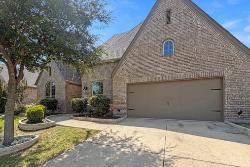 Photo 1 of 37 of 16204 Cullen Park Way, Prosper, TX