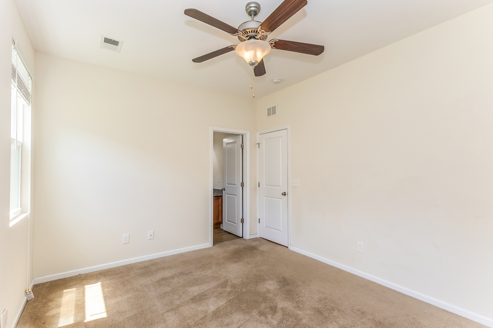 Photo 10 of 23 of 380 Flyway Rd, Goose Creek, SC