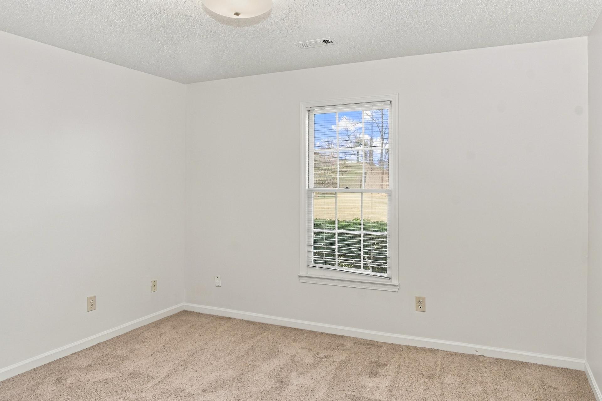 Photo 14 of 21 of 453 Autumnwood Dr SW, Decatur, AL
