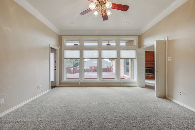 Photo 8 of 26 - 9 Red Oak Ct, Mansfield, TX 76063