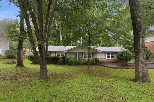 Photo 1 of 30 of 2162 Chestnut Pl, Lithia Springs, GA