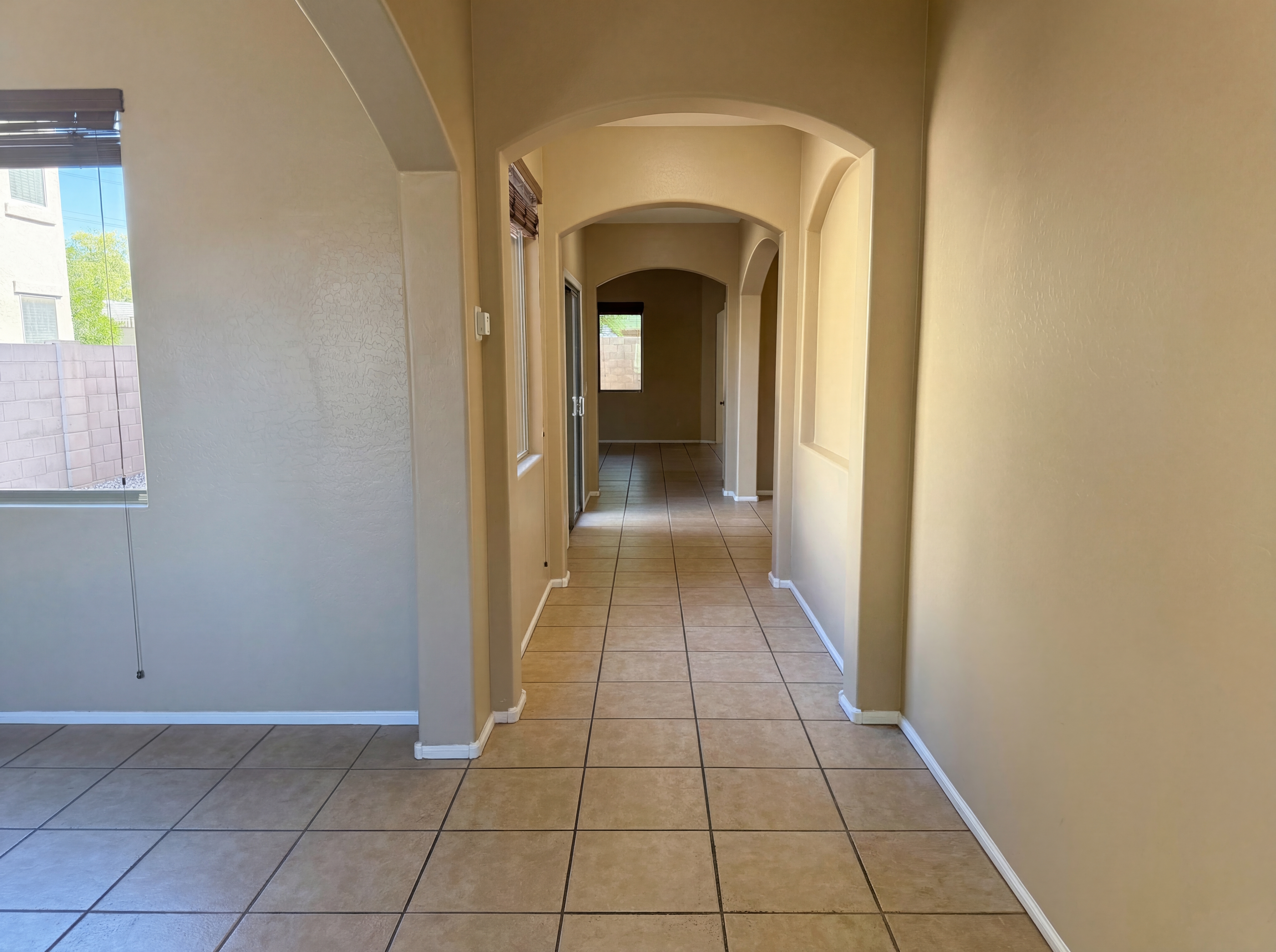 Photo 8 of 39 of 2634 E Ridge Creek Rd, Phoenix, AZ