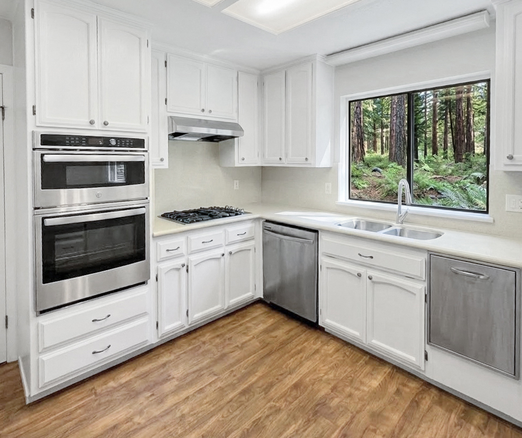 Photo 2 of 11 of 19273 Salvador Ct, Groveland, CA
