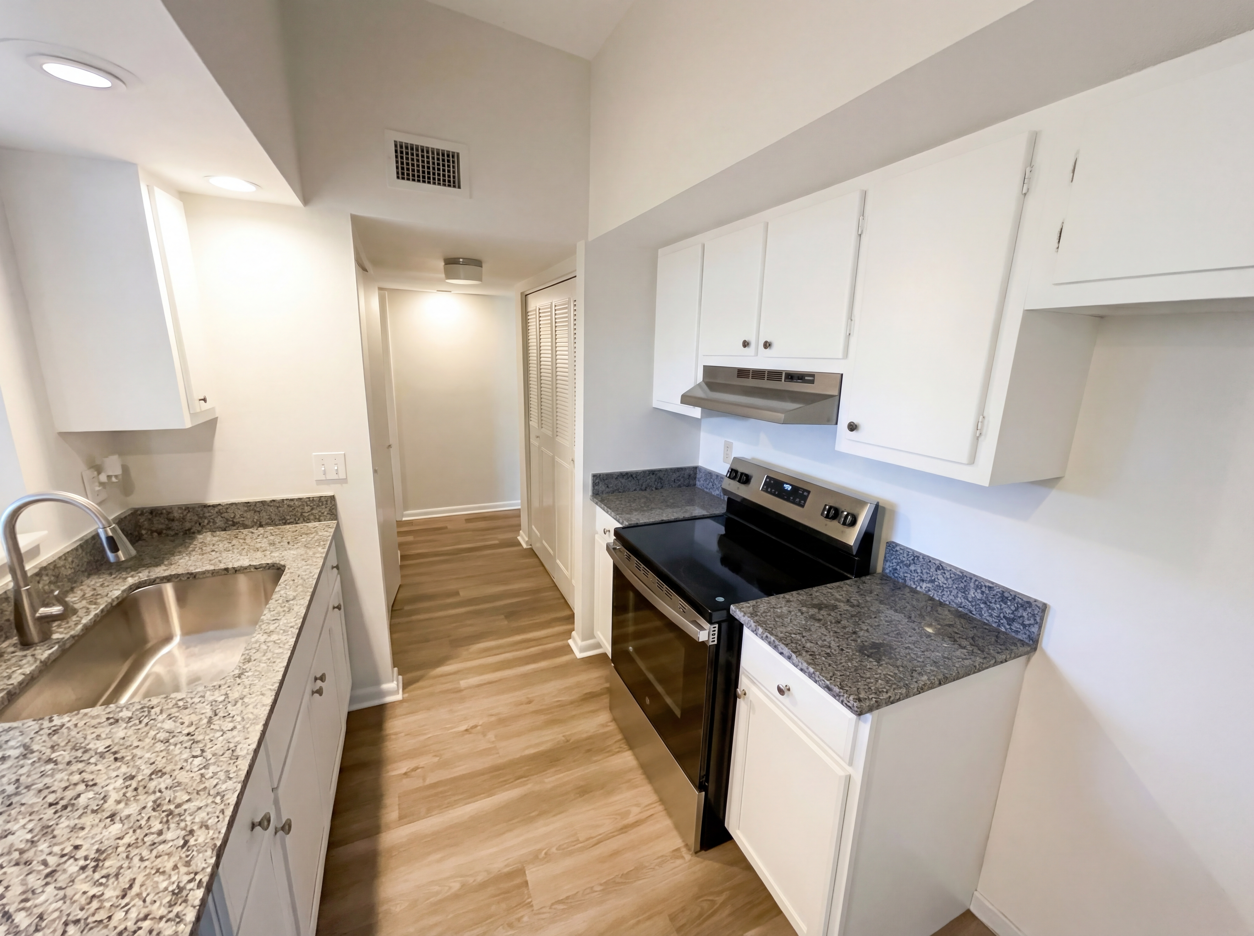 Photo 2 of 26 of 141 SE Calmoso Dr, Port Saint Lucie, FL
