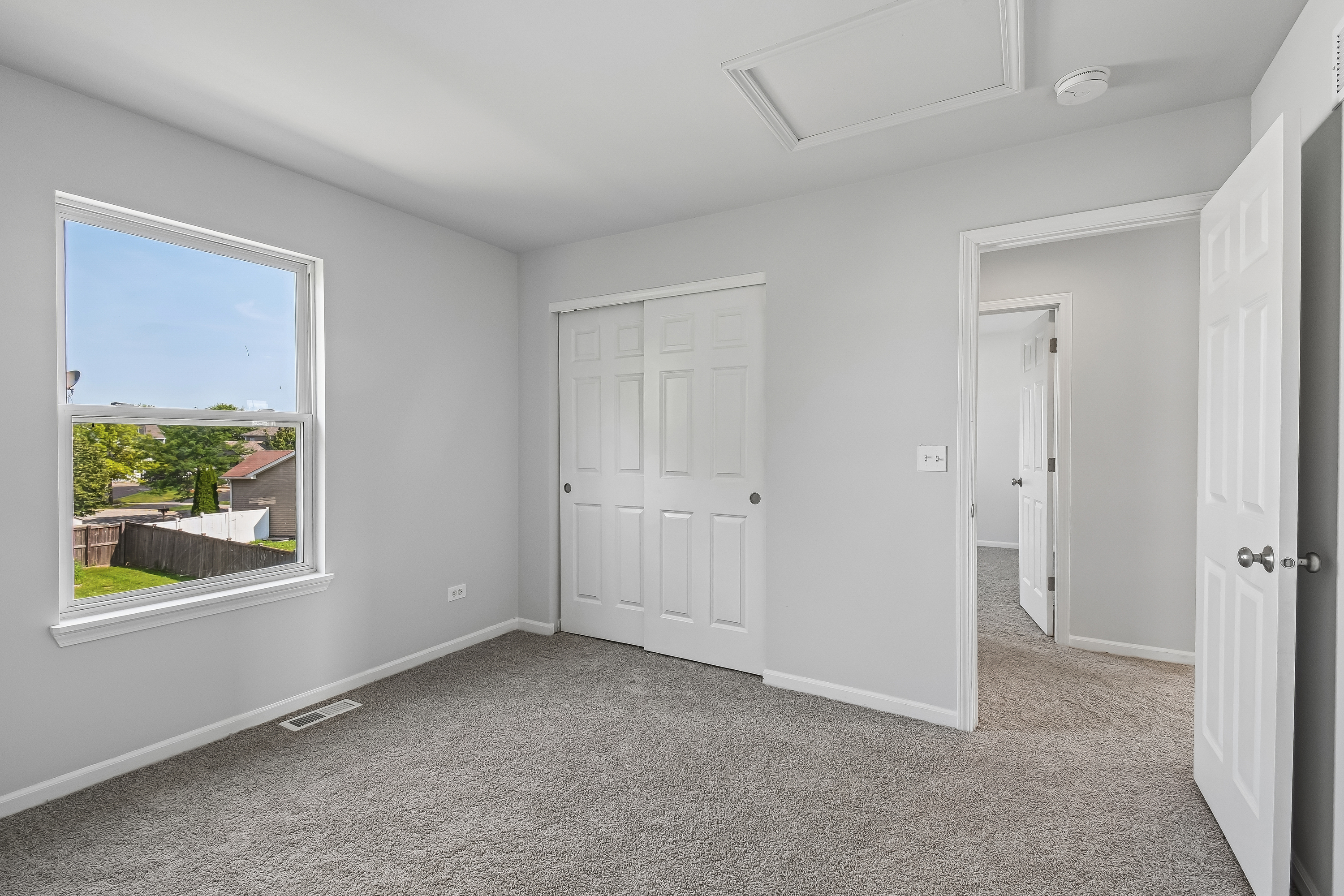 Photo 18 of 69 of 1409 Baltz Dr, Joliet, IL