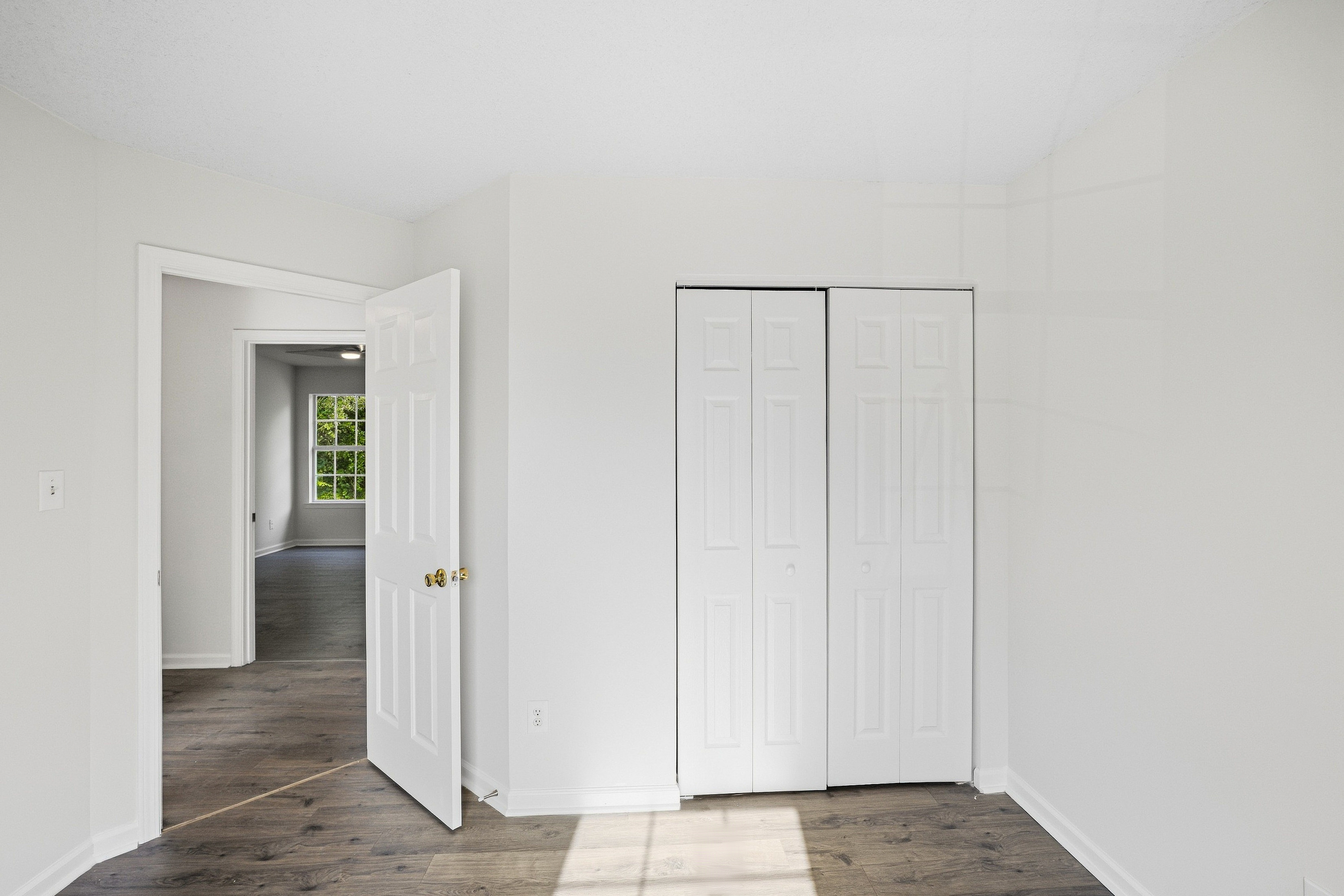 Photo 16 of 36 of 5129 Buchli Crest Ct, Lithonia, GA