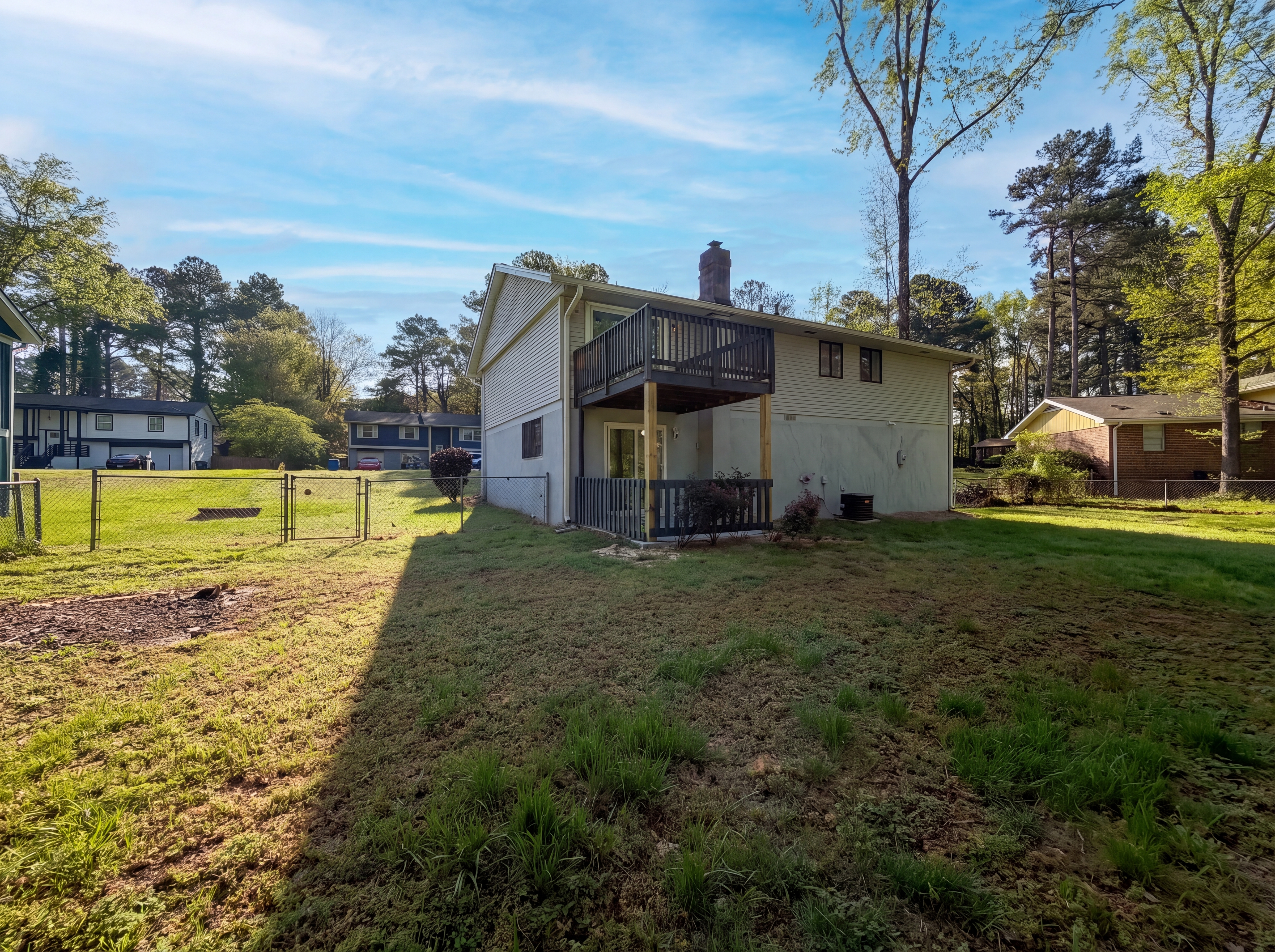 Photo 5 of 16 of 1010 Buckhurst Dr, Atlanta, GA