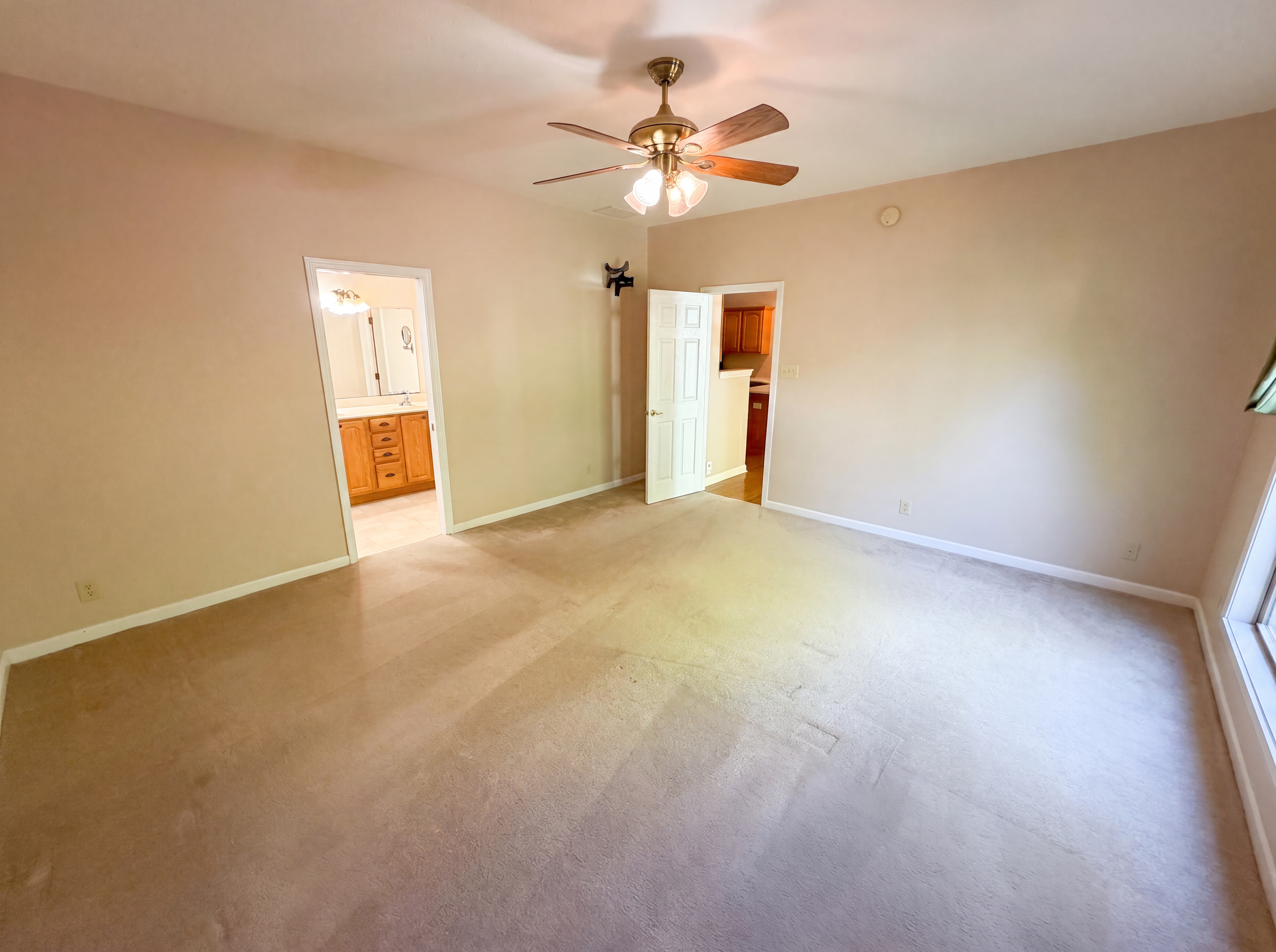 Photo 4 of 23 of 7954 Arvada Pl, Indianapolis, IN