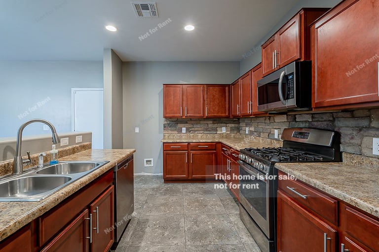 Photo 10 of 34 - 6691 S Drift Boat Dr, Tucson, AZ 85757