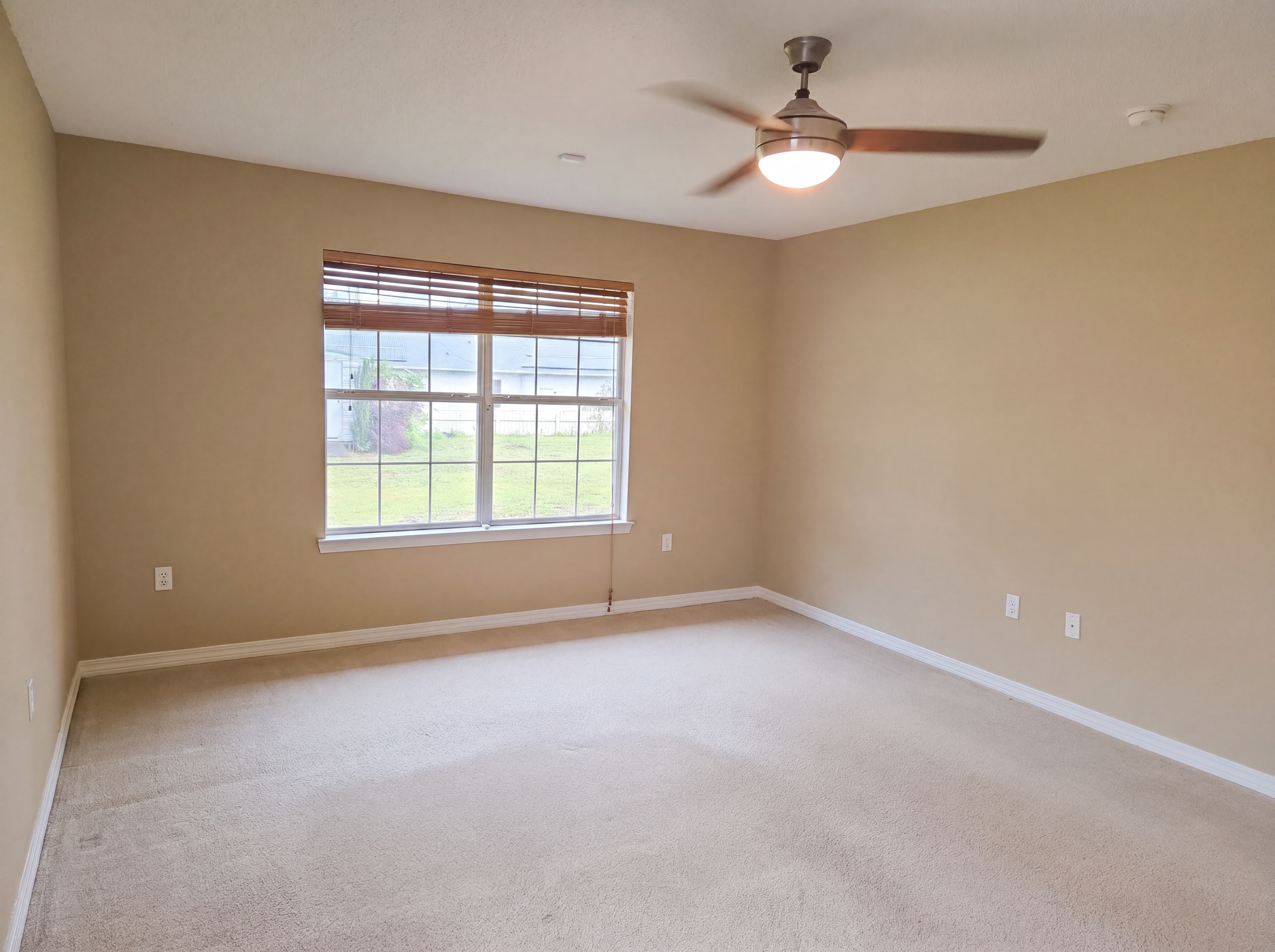 Photo 11 of 19 of 9564 Pouder Ln, Navarre, FL