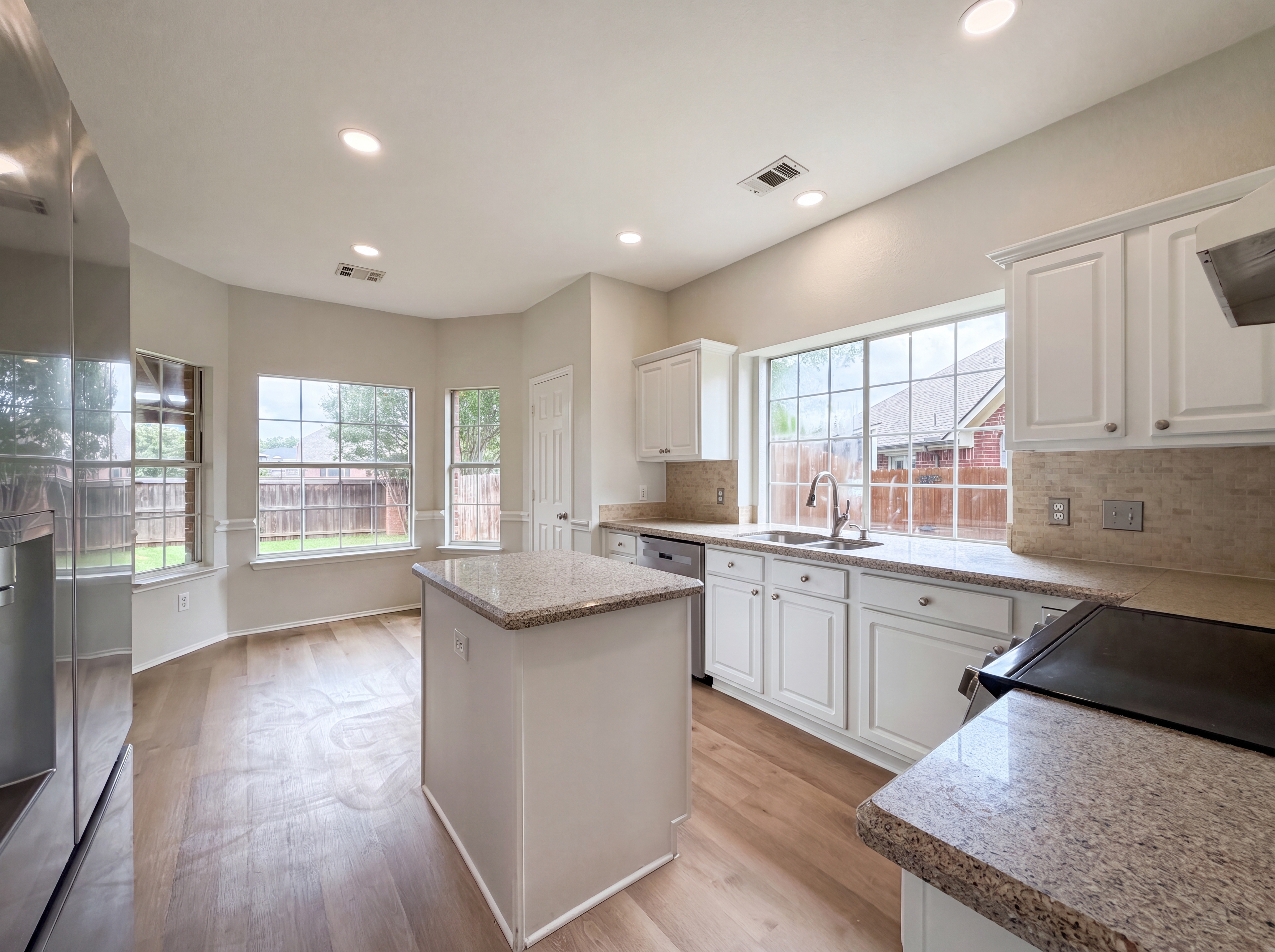 Photo 11 of 31 of 2404 Katina Dr, Flower Mound, TX