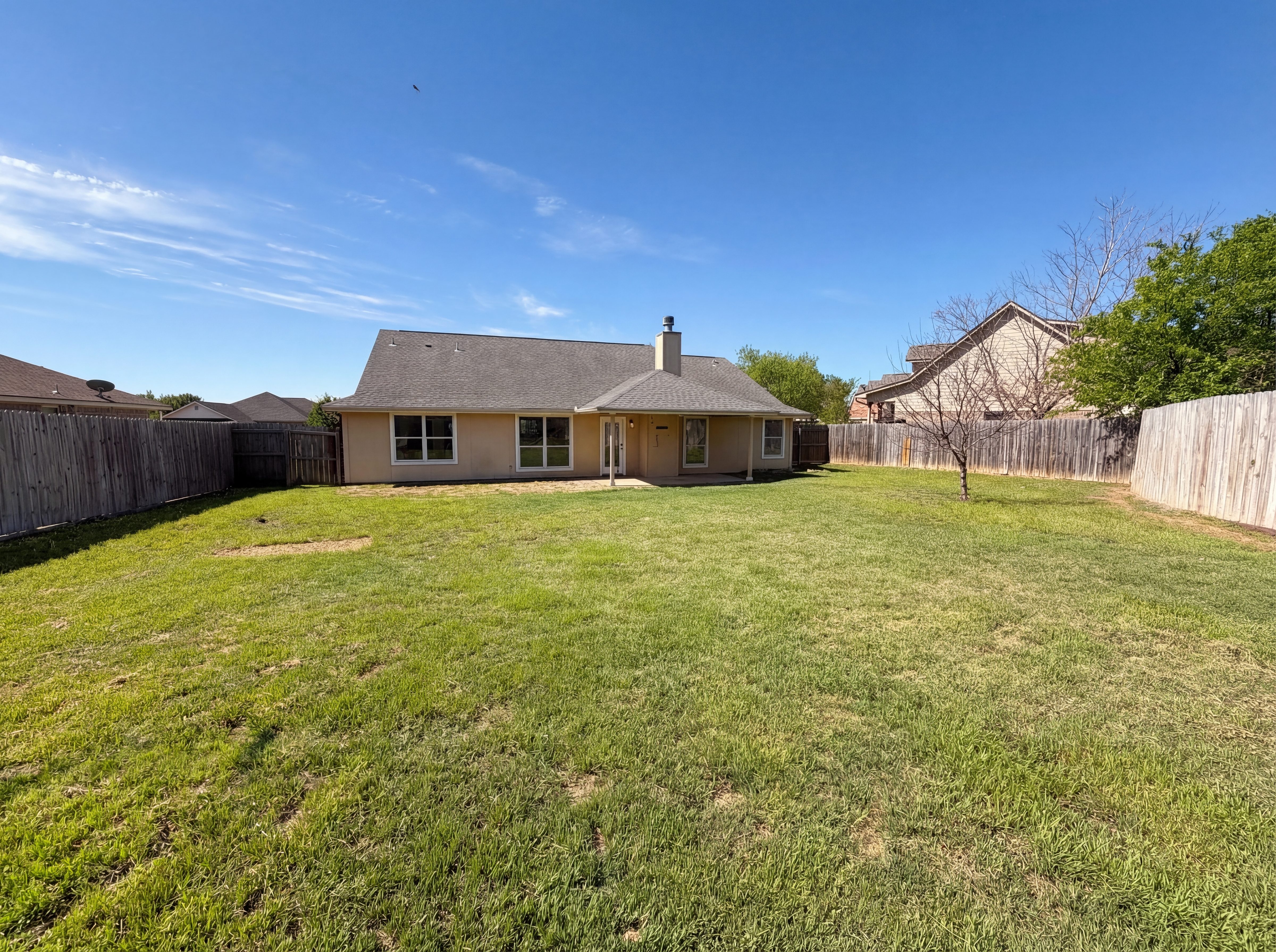 Photo 5 of 16 of 8710 Surrey Ct, Temple, TX