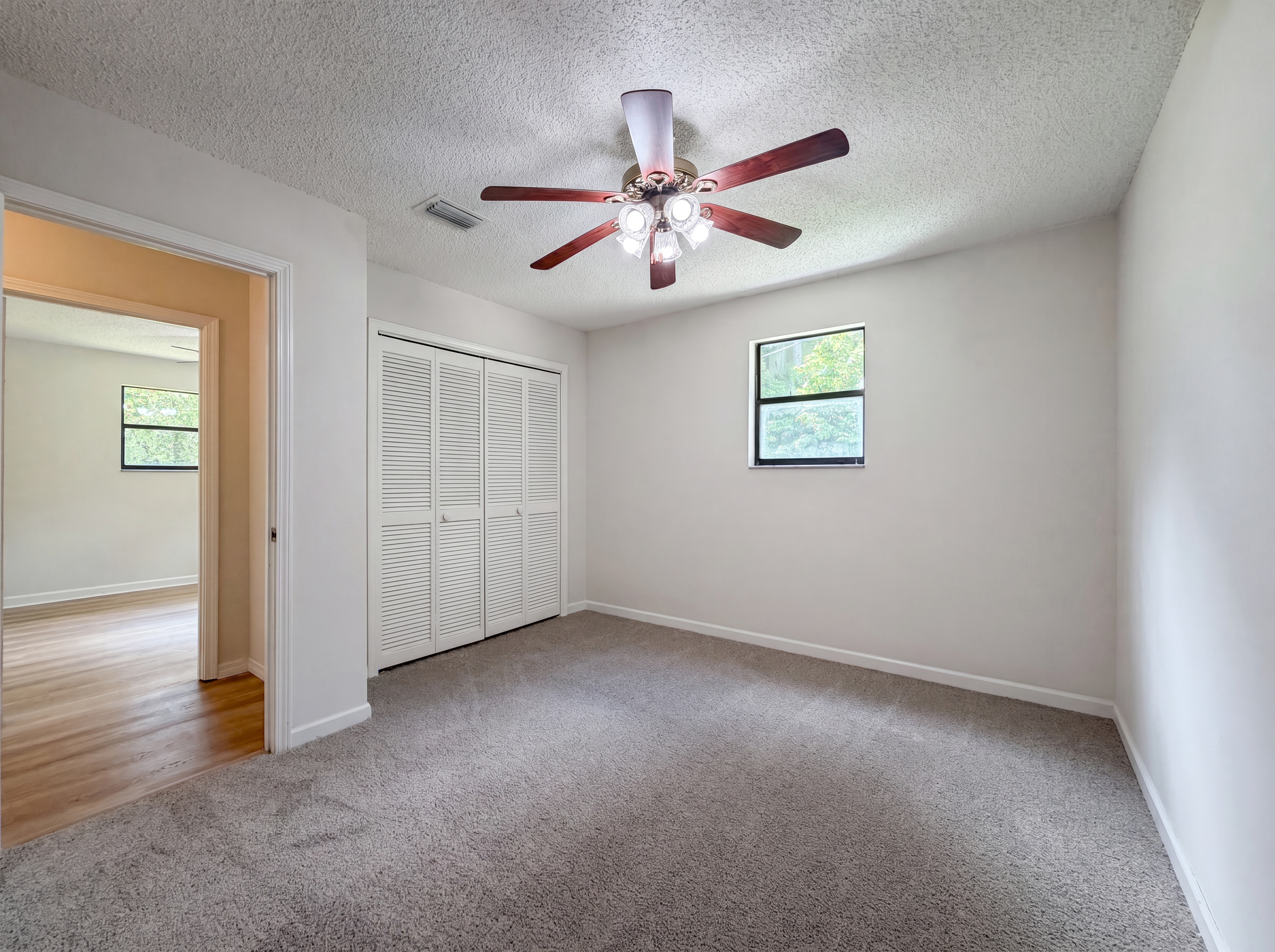 Photo 4 of 17 of 8510 McNeill Rd, Jacksonville, FL