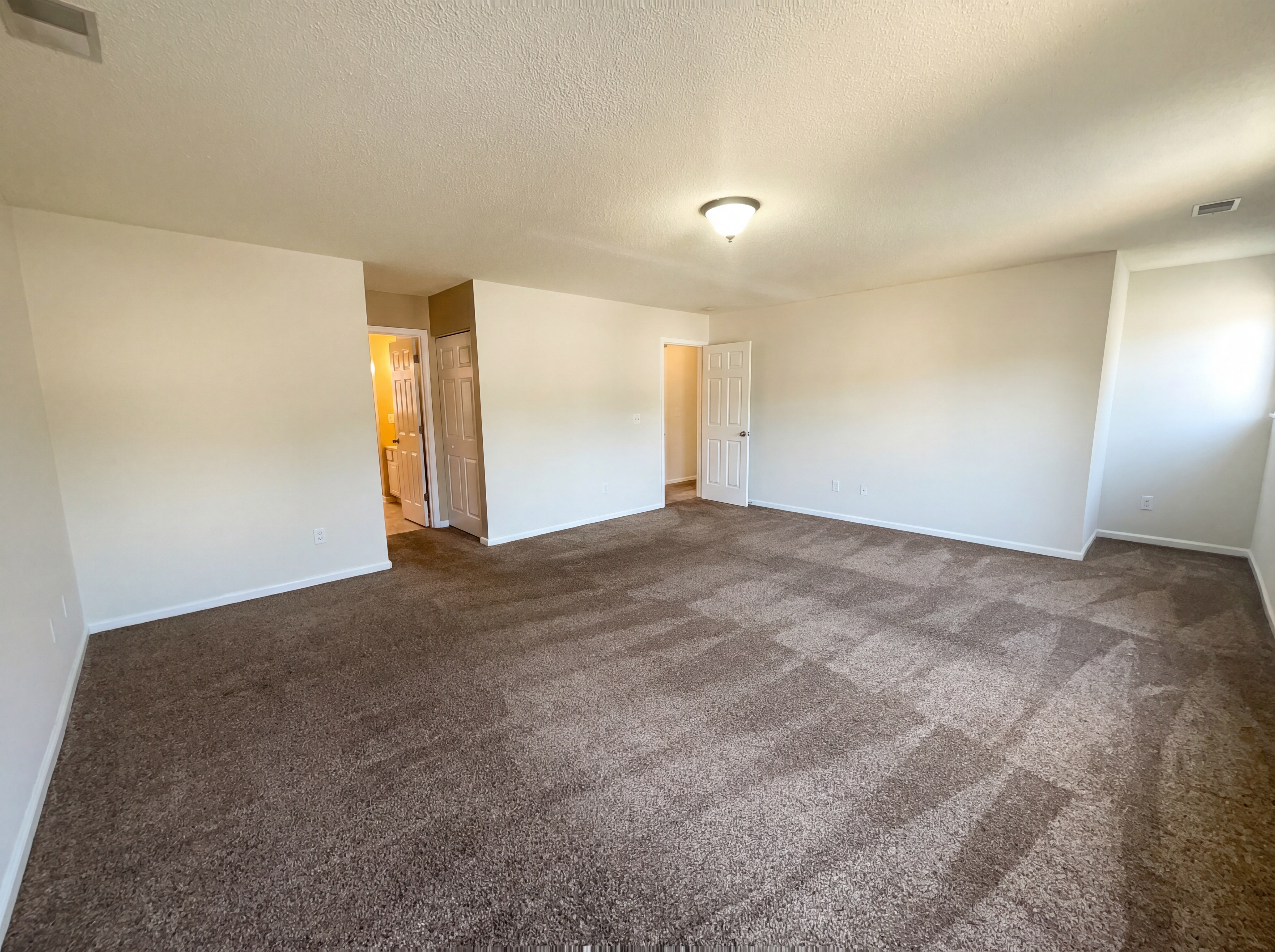 Photo 4 of 19 of 318 Aberdeen Cir, Summerville, SC