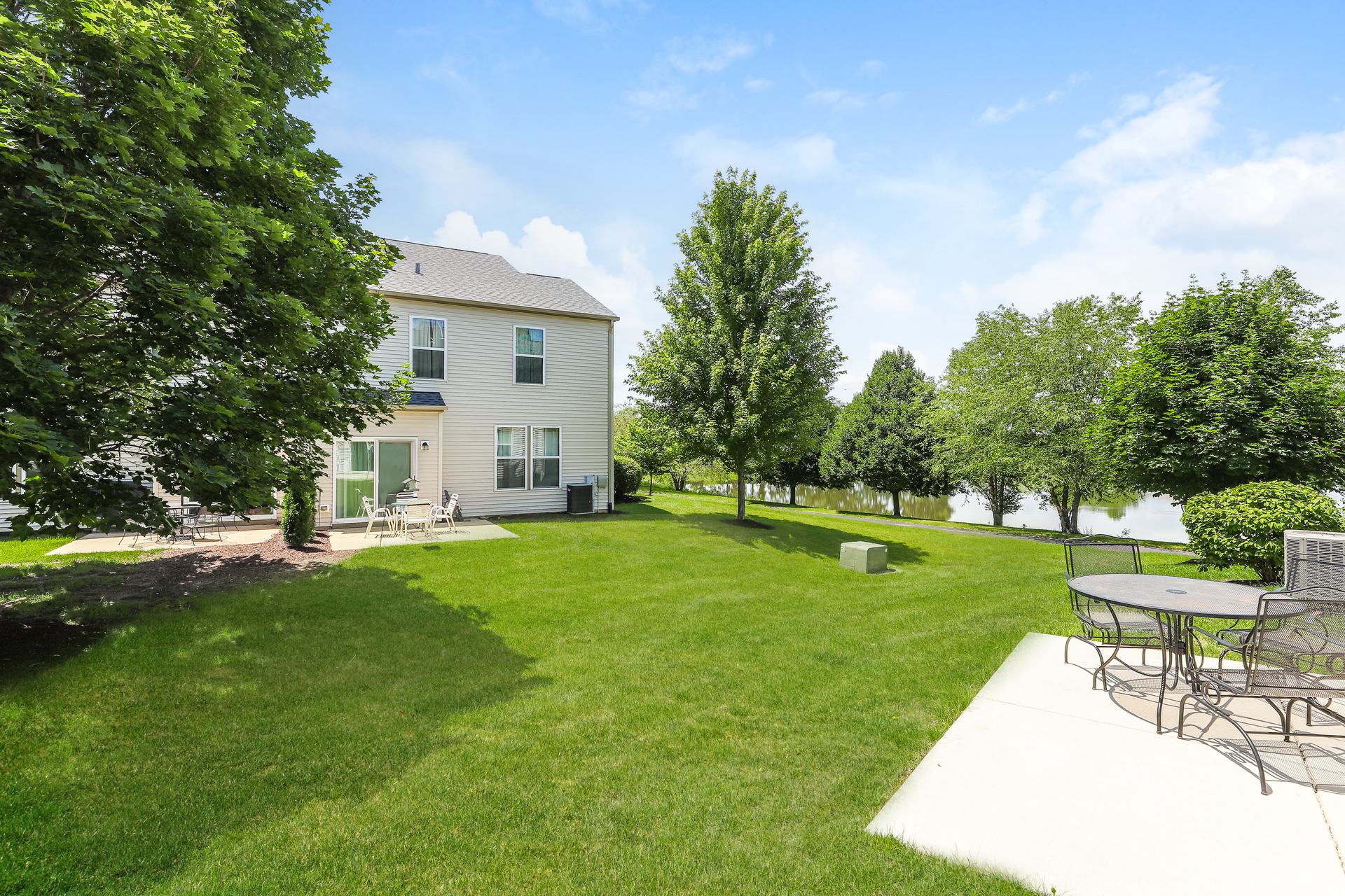 Photo 5 of 21 of 1437 Crimson Ln, Yorkville, IL