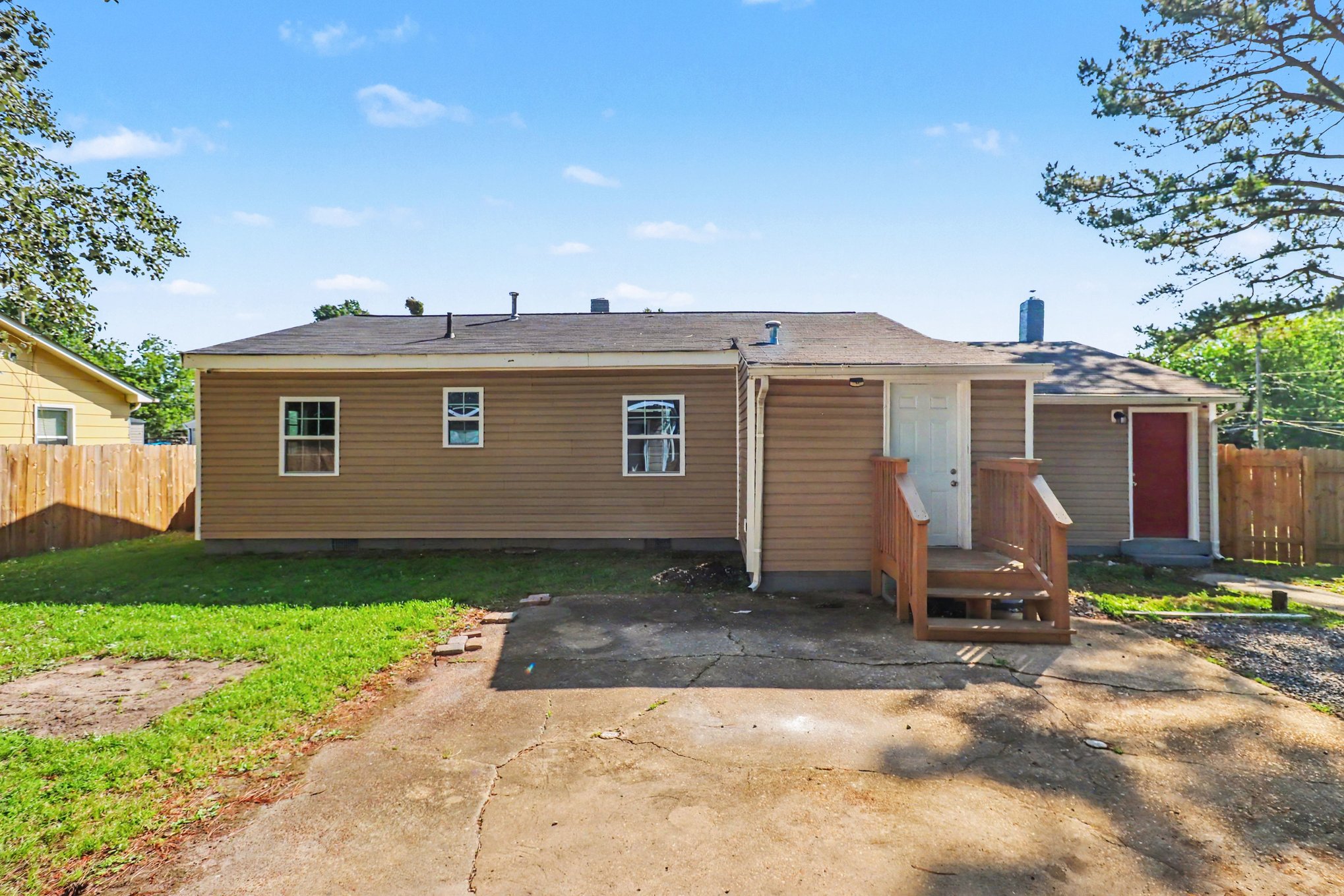 Photo 5 of 24 of 1208 Pine Ave, Hopewell, VA