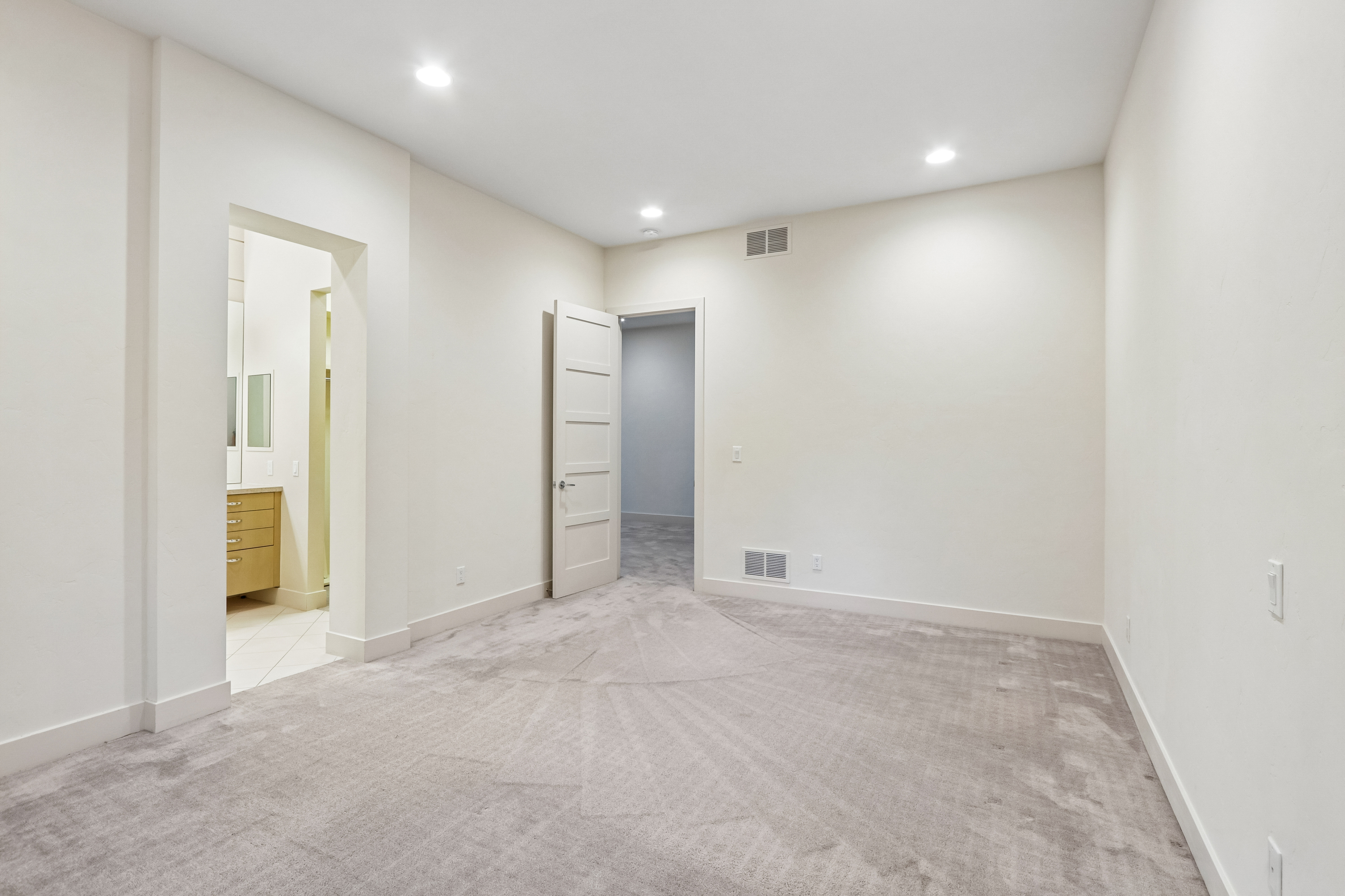 Photo 20 of 49 of 4986 S Fillmore Ct, Englewood, CO