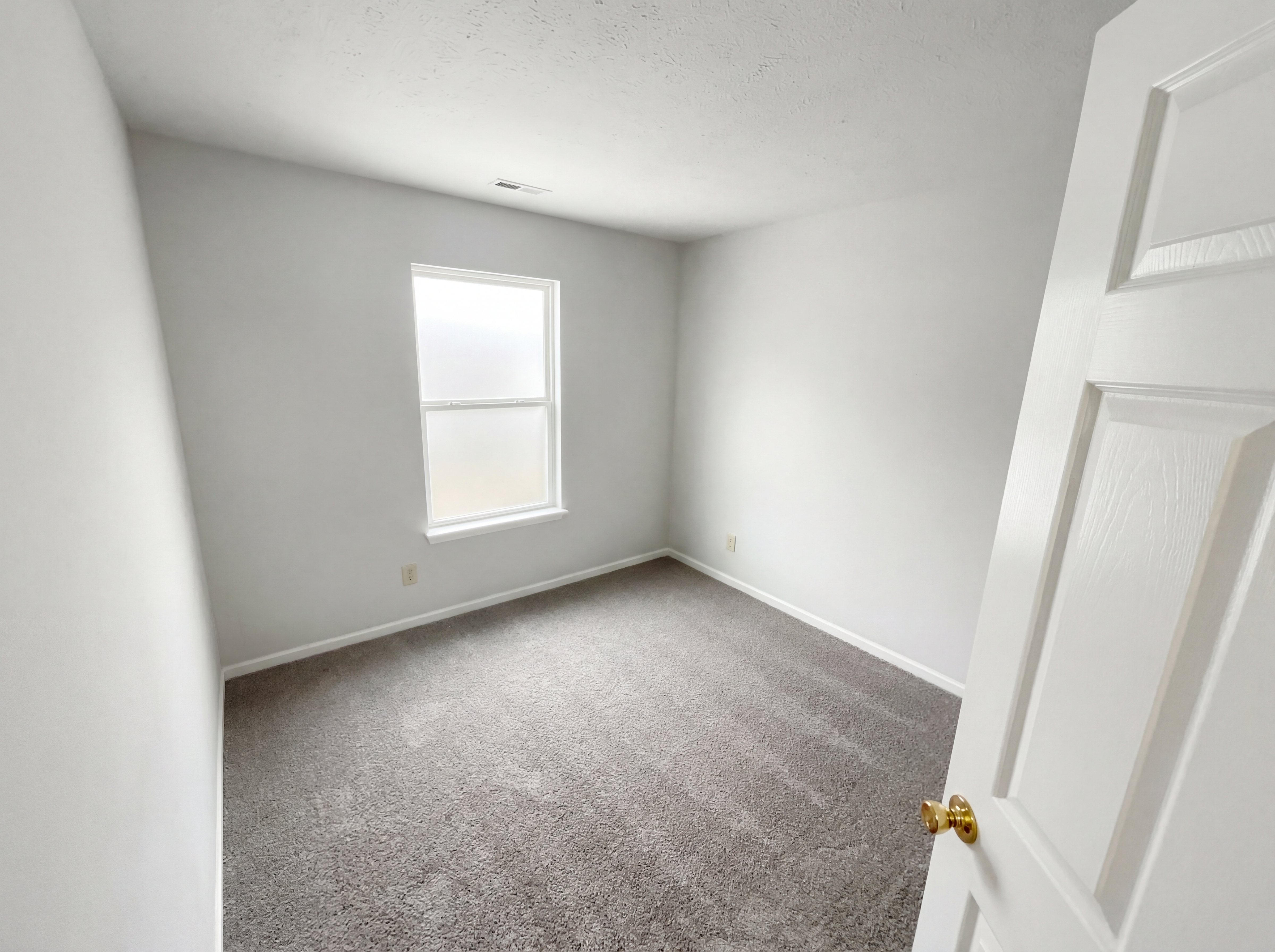 Photo 20 of 25 of 4925 Pembridge Dr, Indianapolis, IN