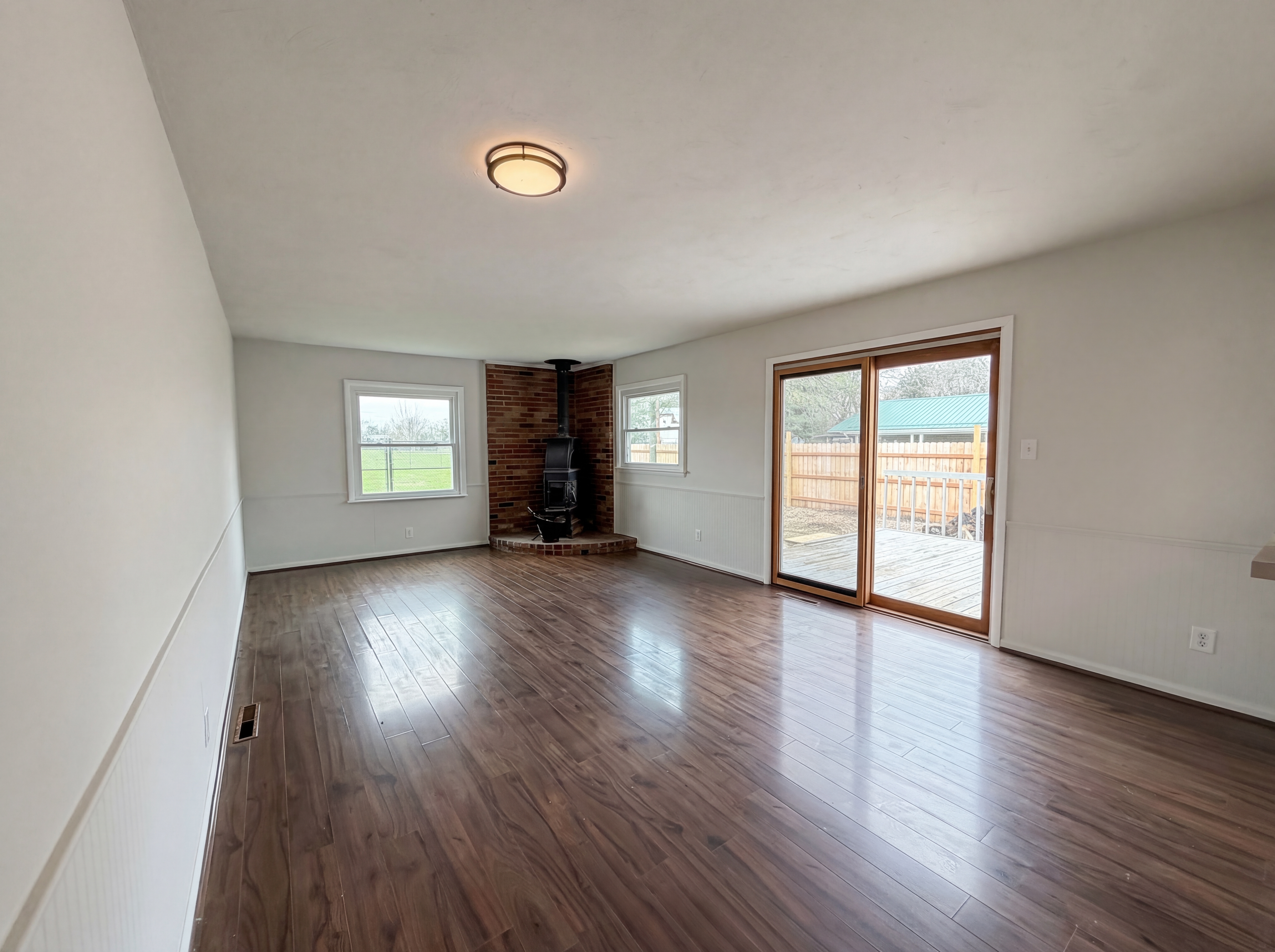 Photo 3 of 30 of 413 Sherwood Dr W, Newark, OH