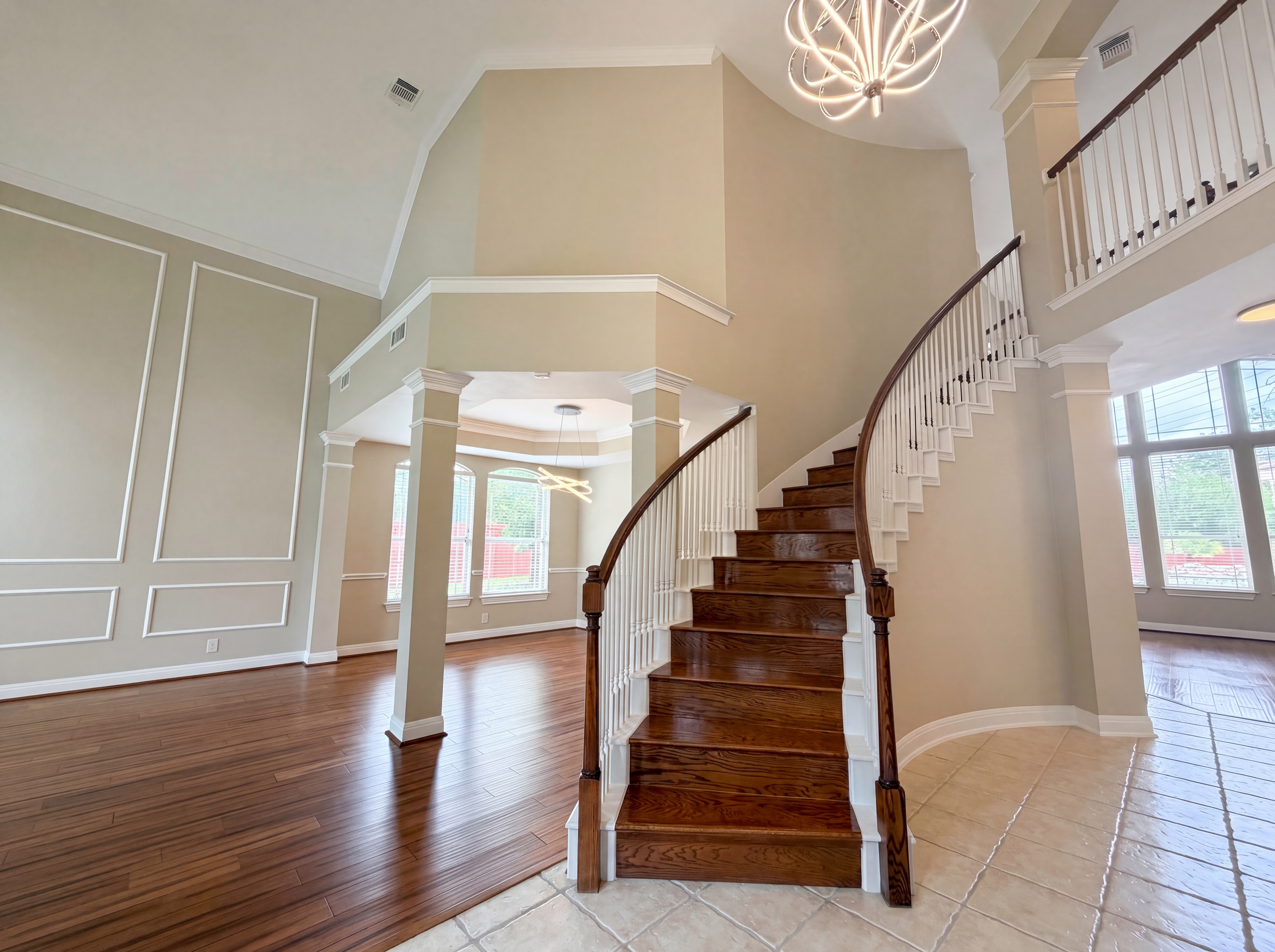 Photo 3 of 23 of 13419 Star Heights Dr, San Antonio, TX