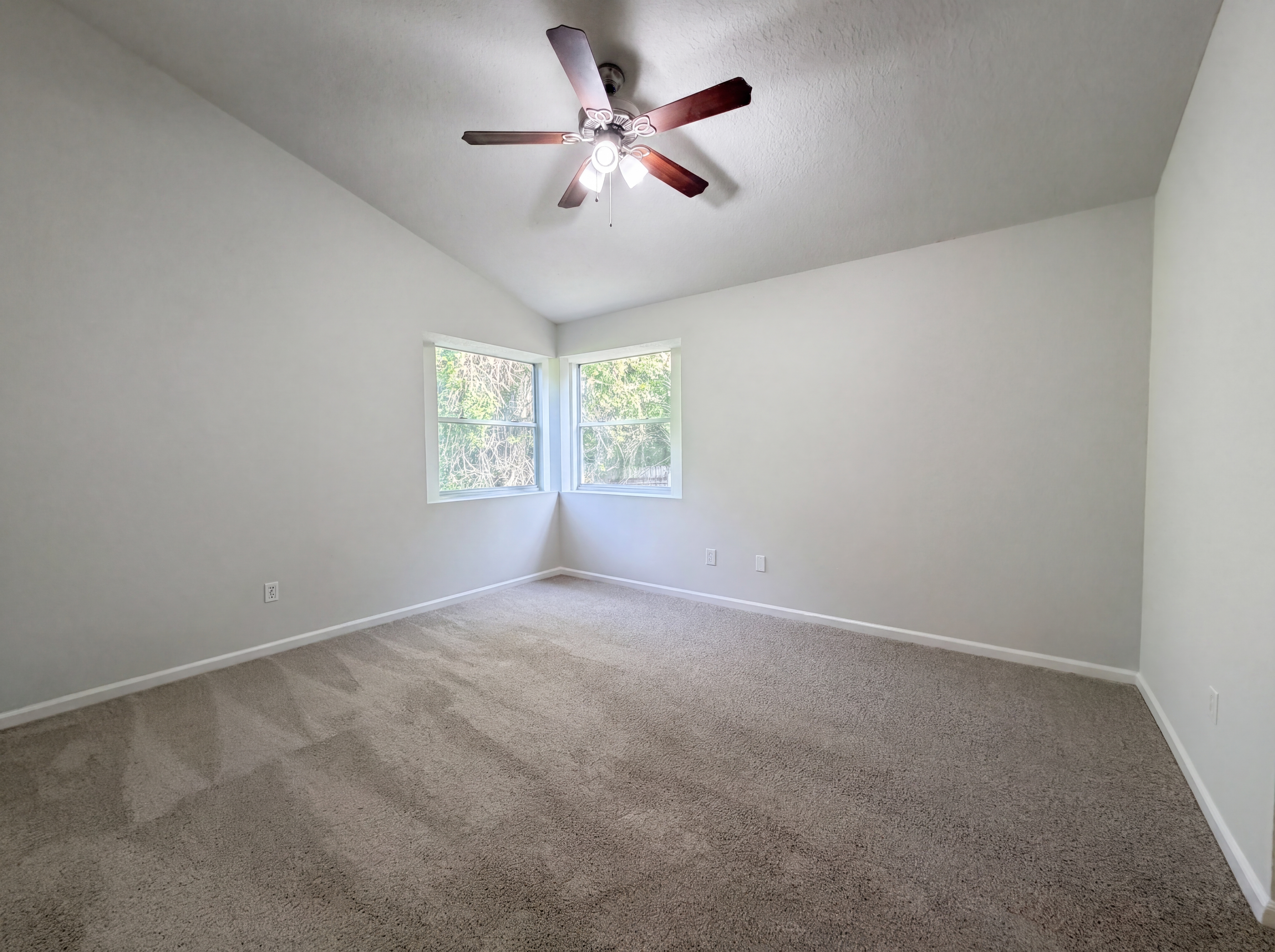Photo 9 of 23 of 2512 Townsquare Dr, Jacksonville, FL
